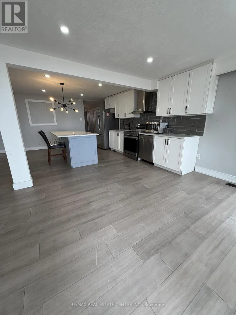 35 LAKESIDE AVENUE