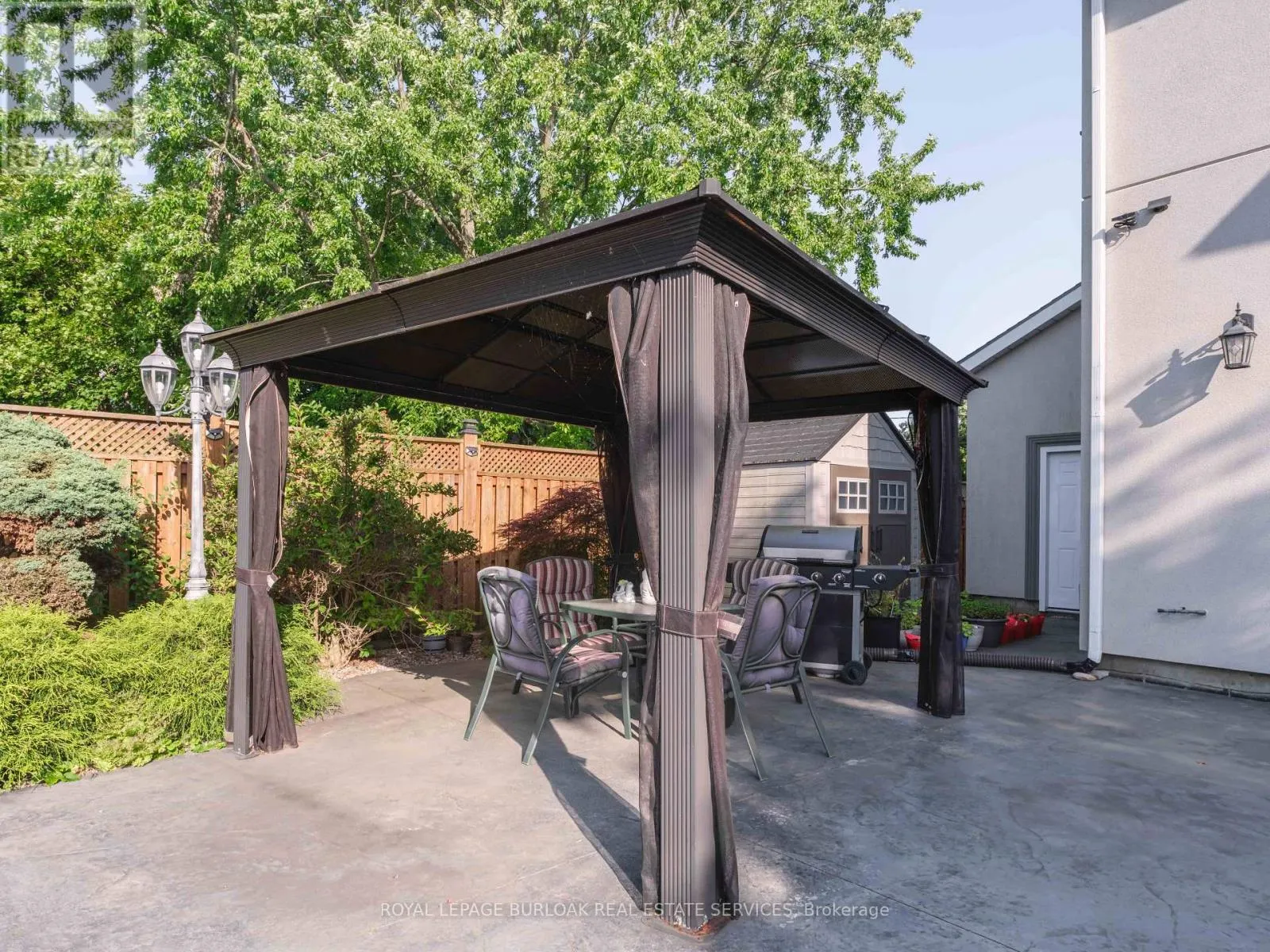 10 PORTER AVENUE