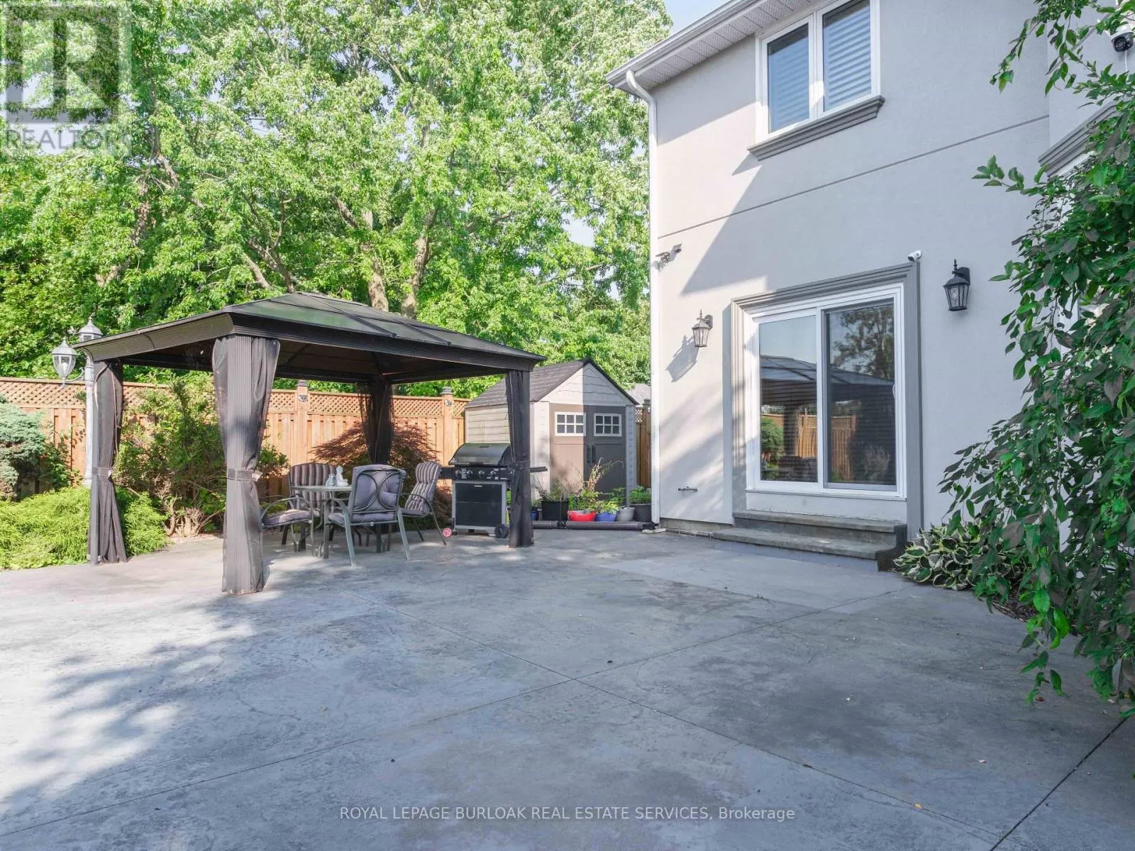 10 PORTER AVENUE
