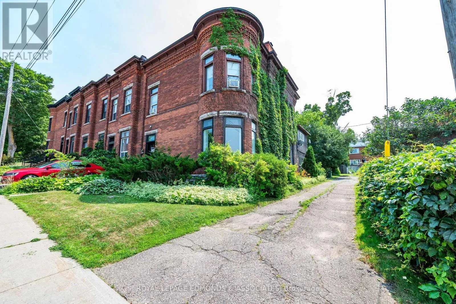 188 ESTHER STREET