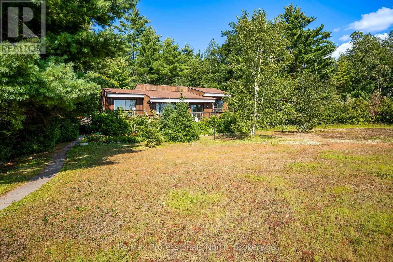 673 PENINSULA ROAD W