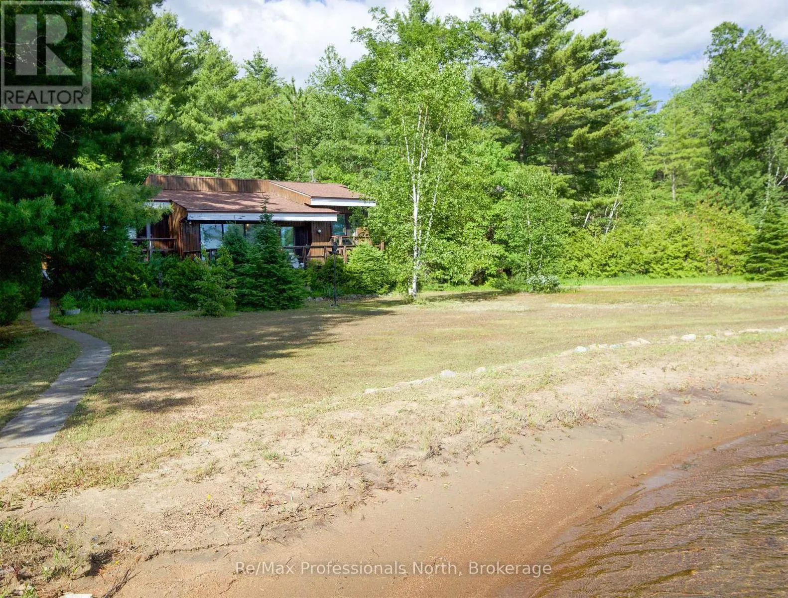 673 PENINSULA ROAD W