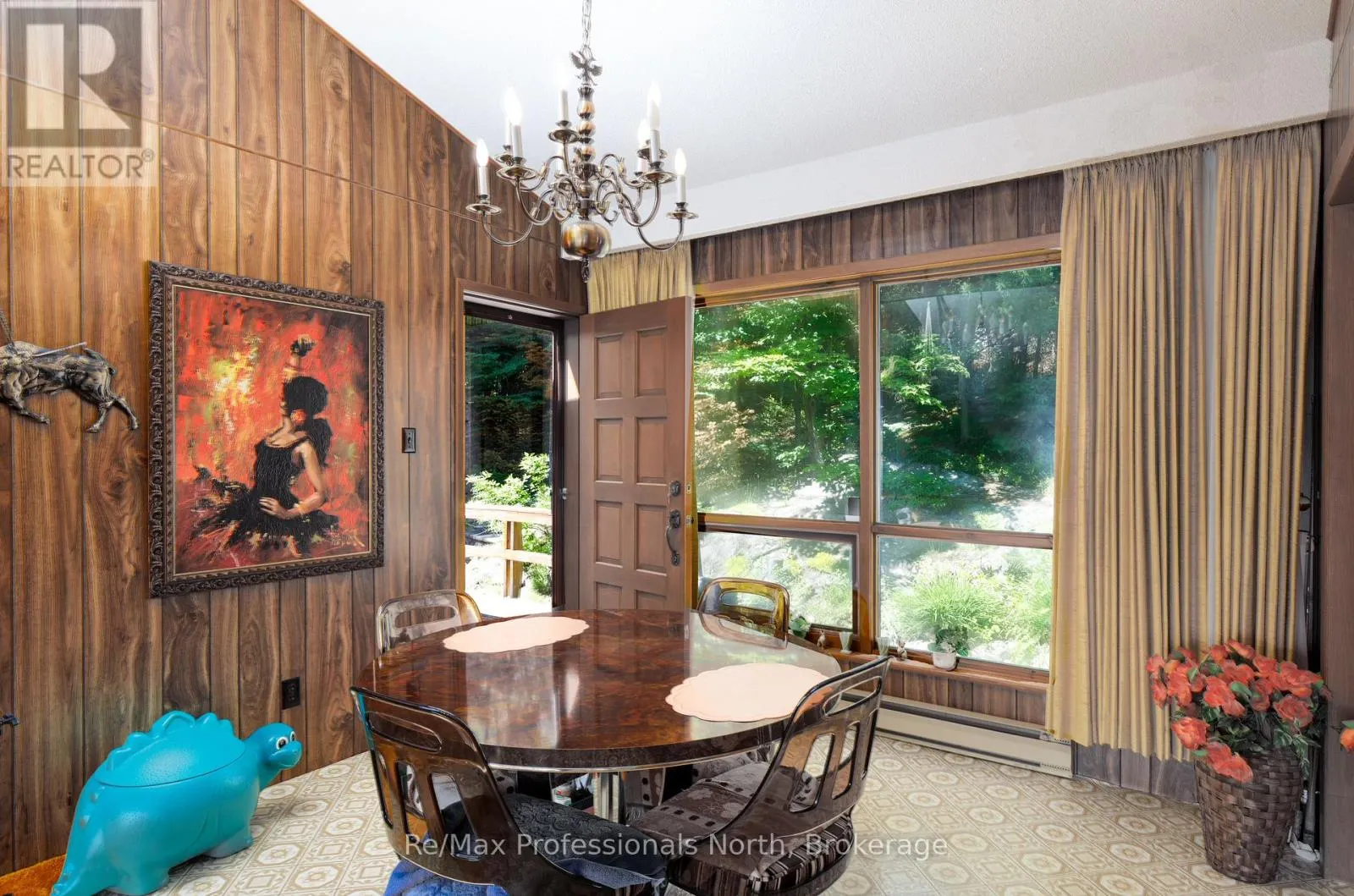 673 PENINSULA ROAD W