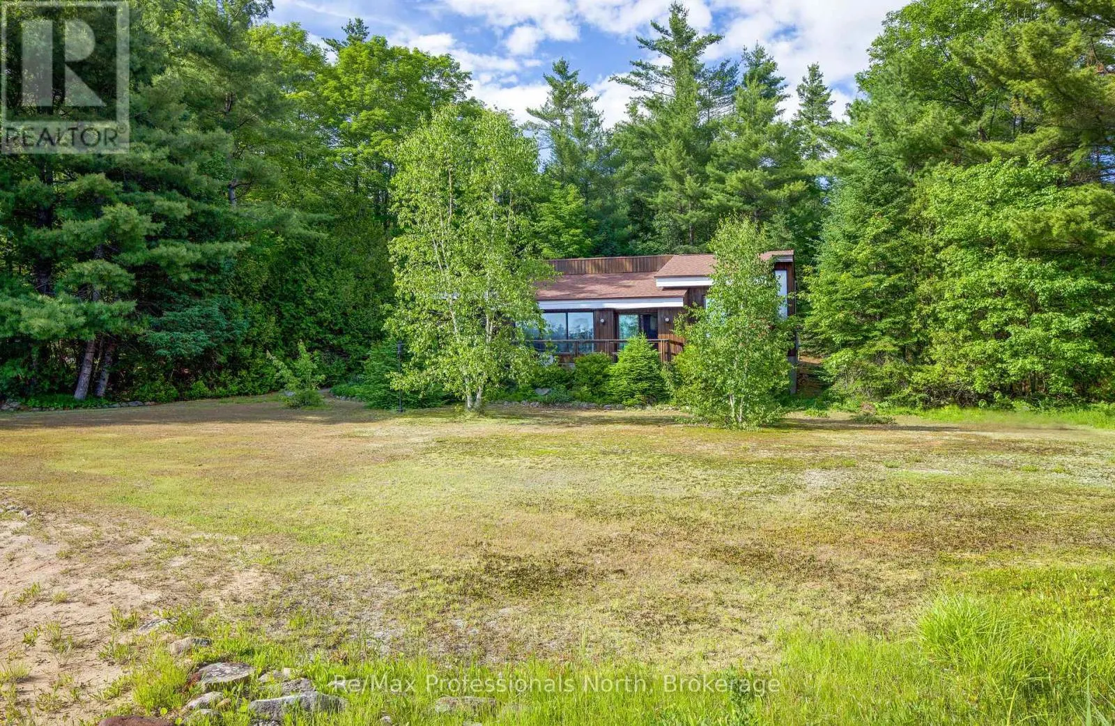 673 PENINSULA ROAD W