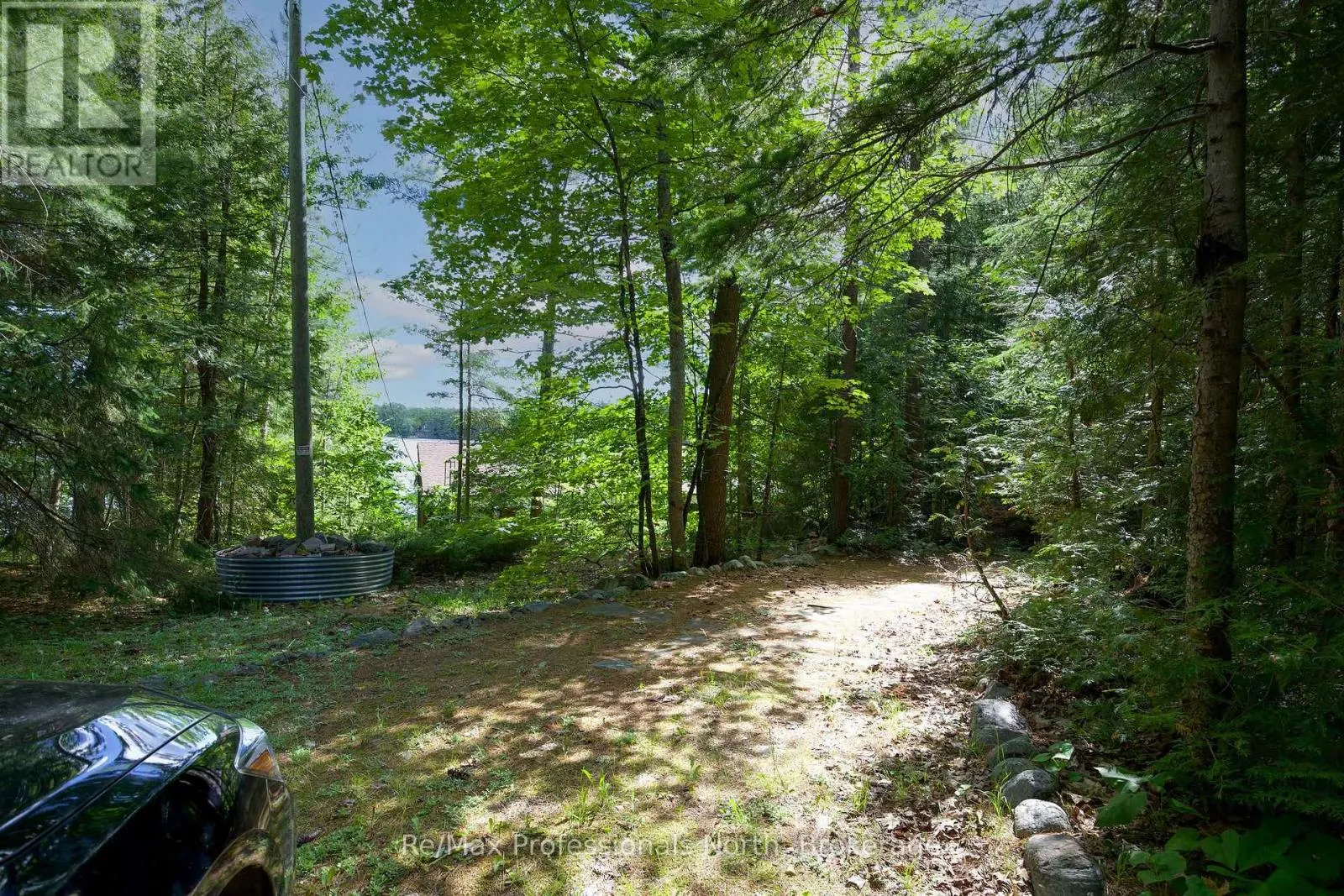 673 PENINSULA ROAD W