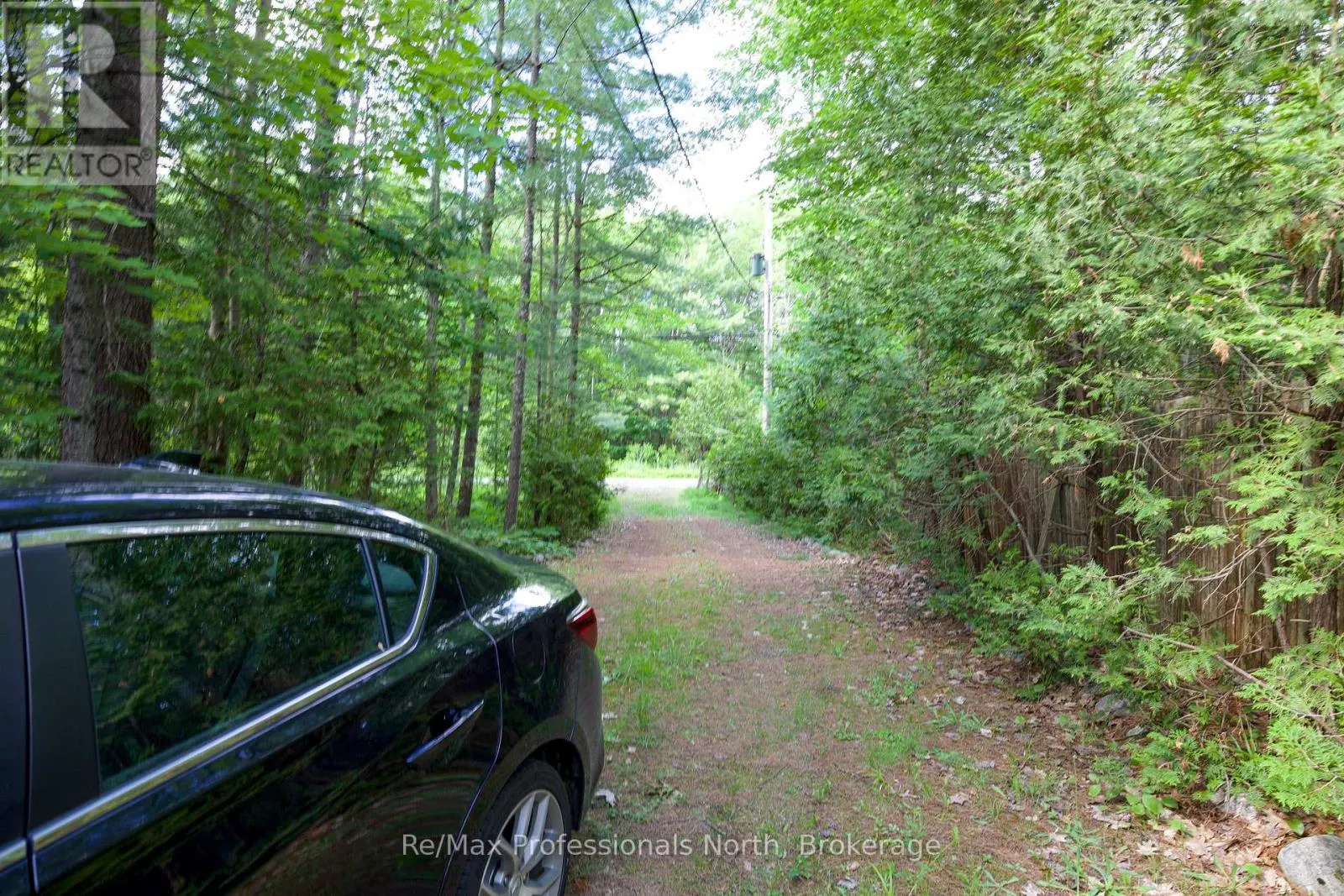 673 PENINSULA ROAD W