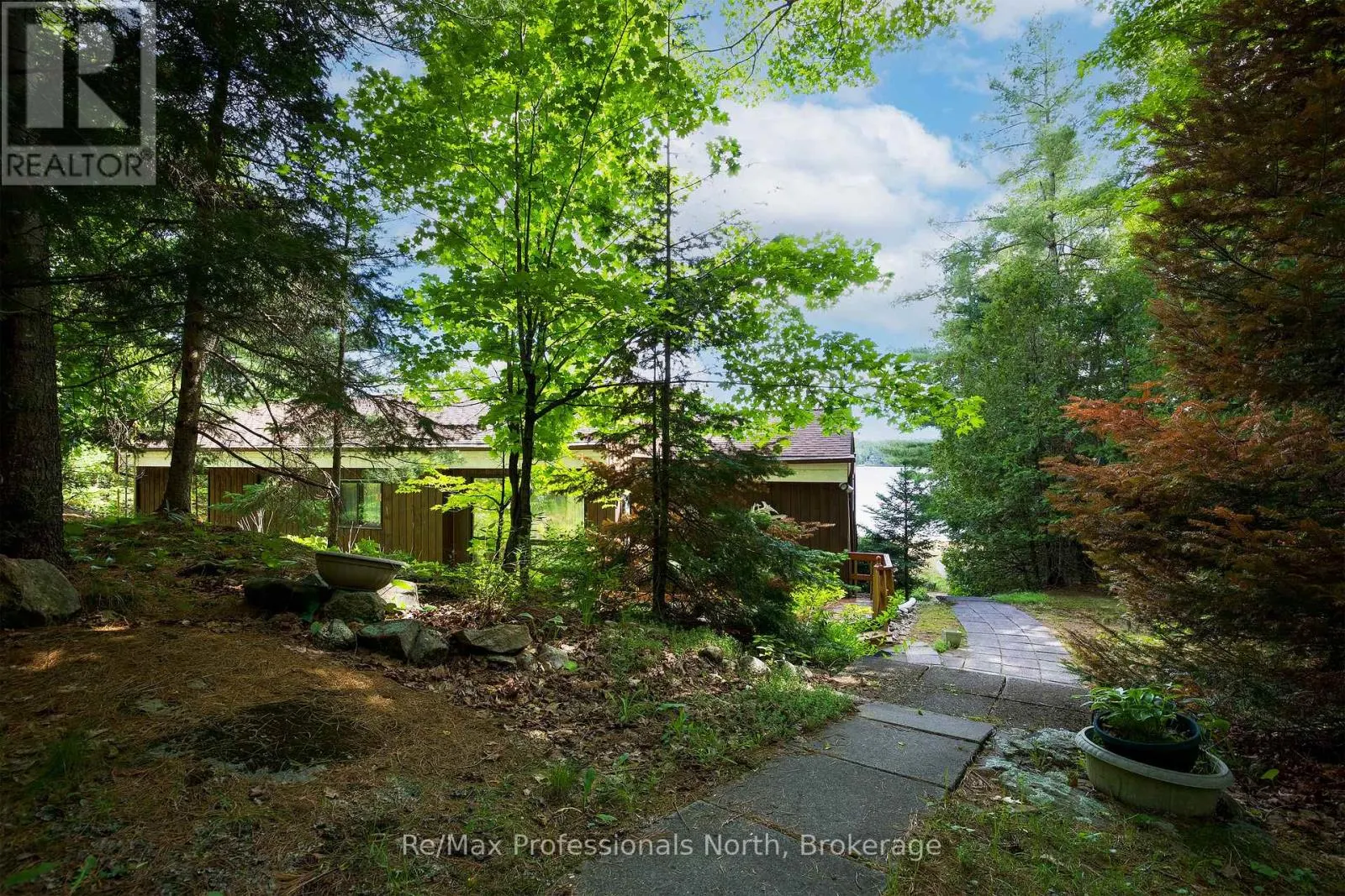 673 PENINSULA ROAD W