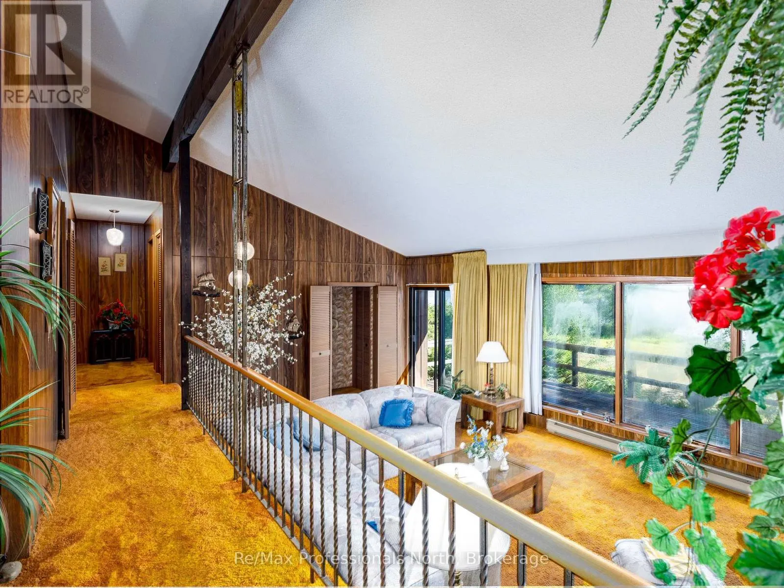 673 PENINSULA ROAD W