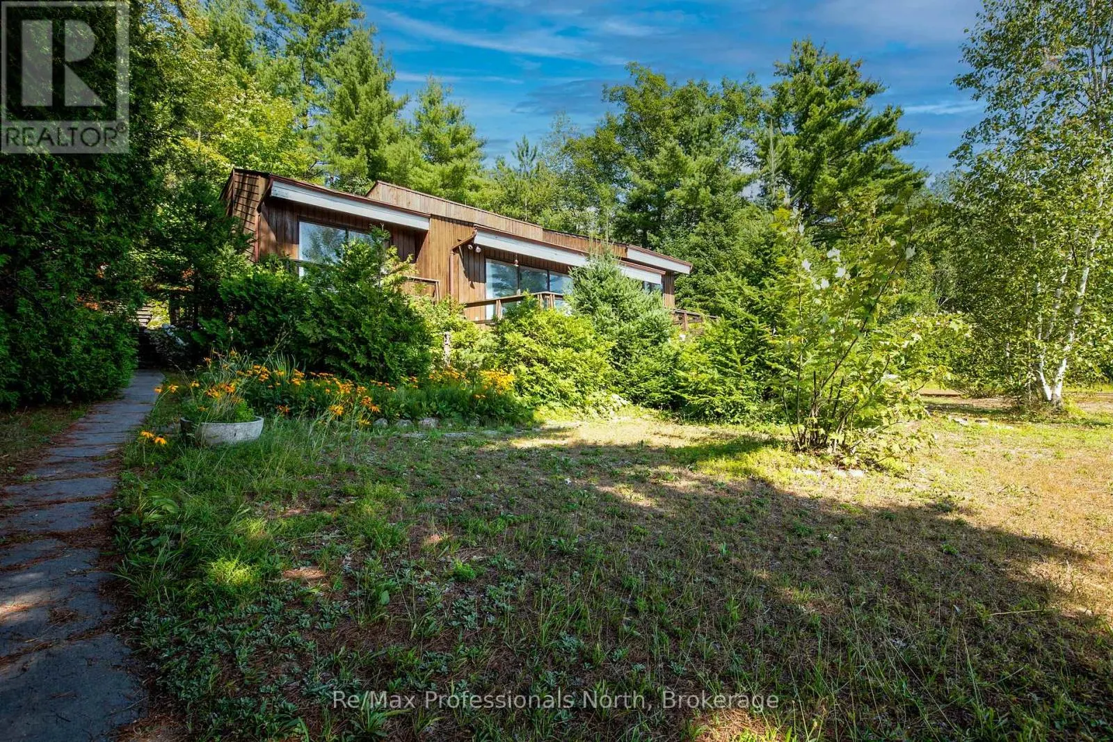 673 PENINSULA ROAD W