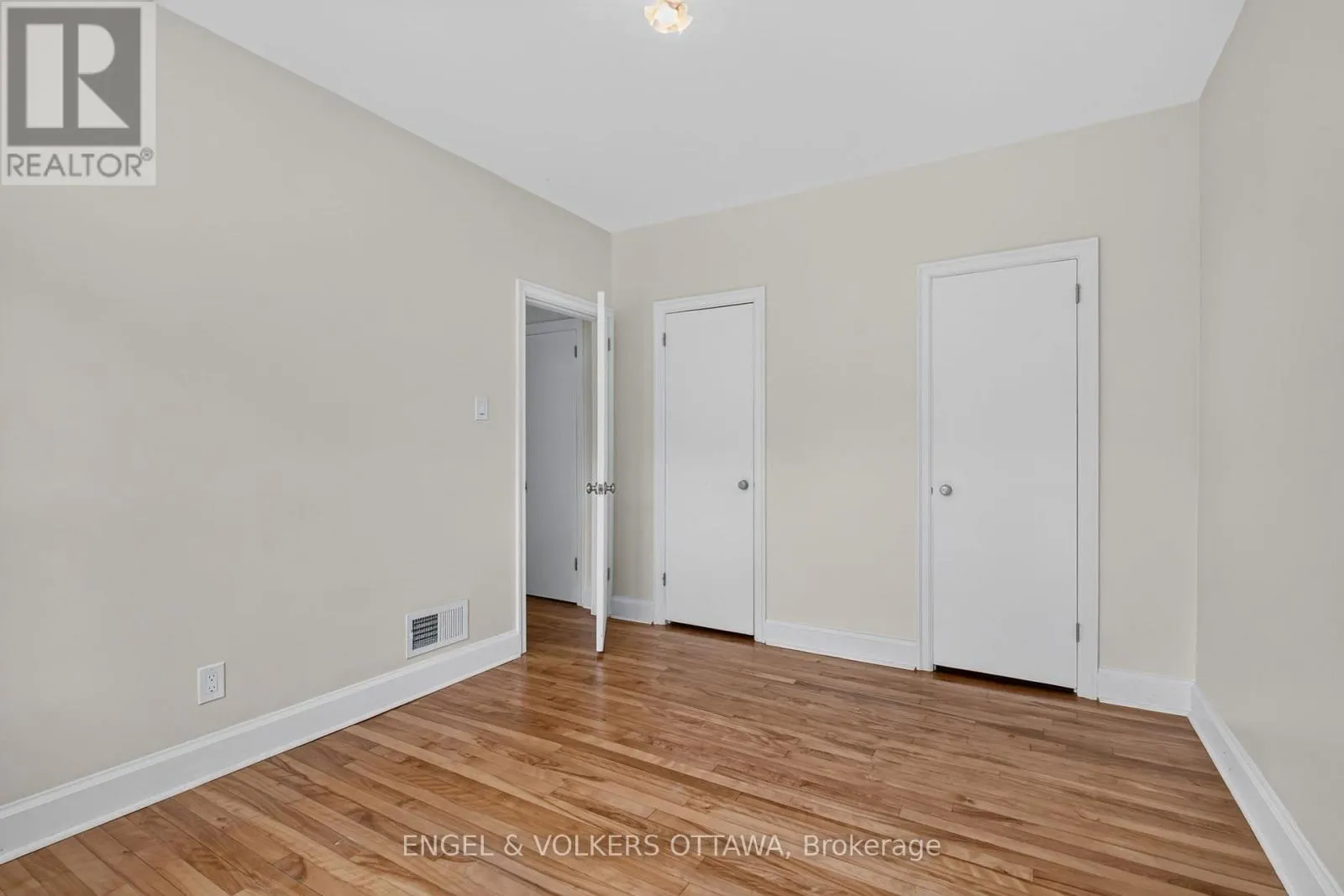 2445 ALTA VISTA DRIVE