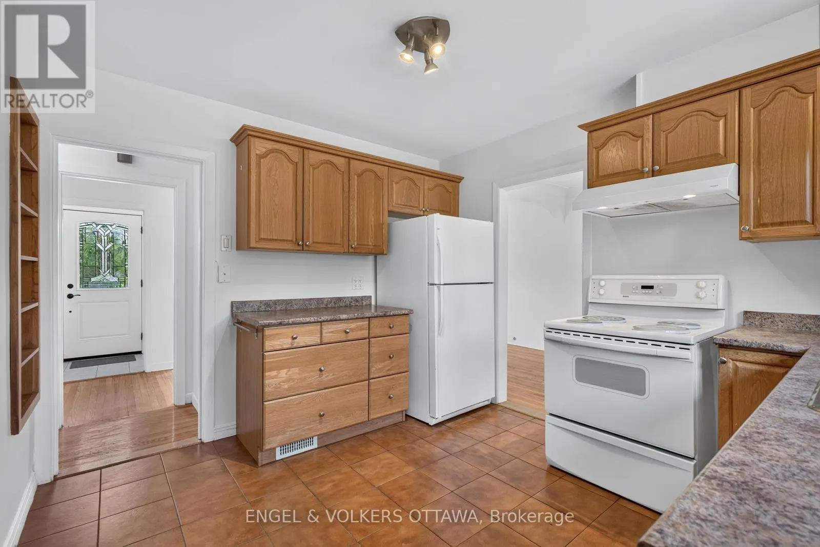 2439-2445 ALTA VISTA DRIVE