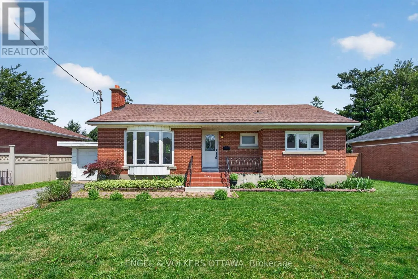 2439-2445 ALTA VISTA DRIVE