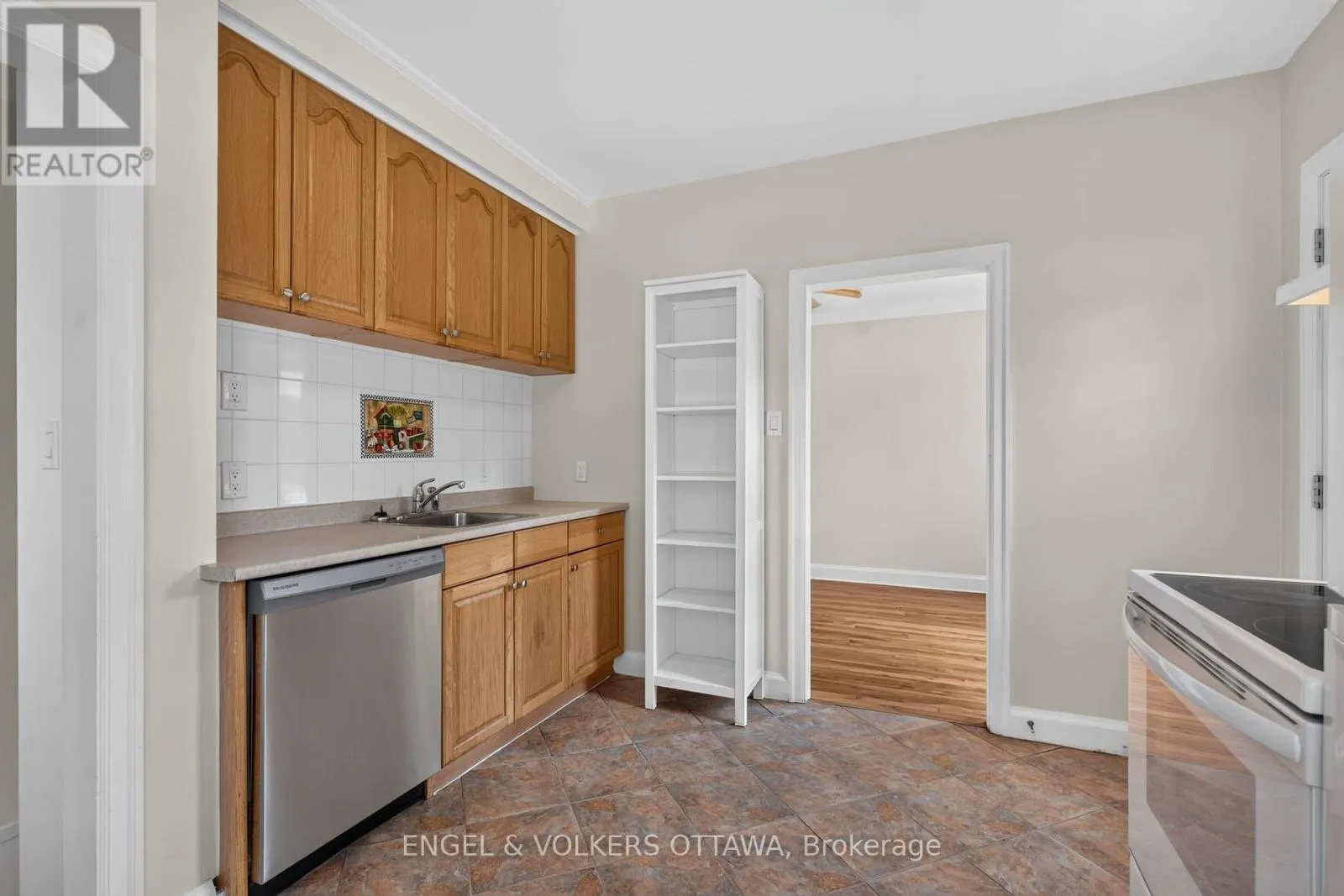 2439-2445 ALTA VISTA DRIVE