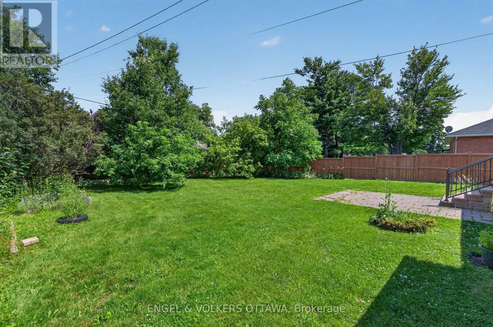 2439 ALTA VISTA DRIVE