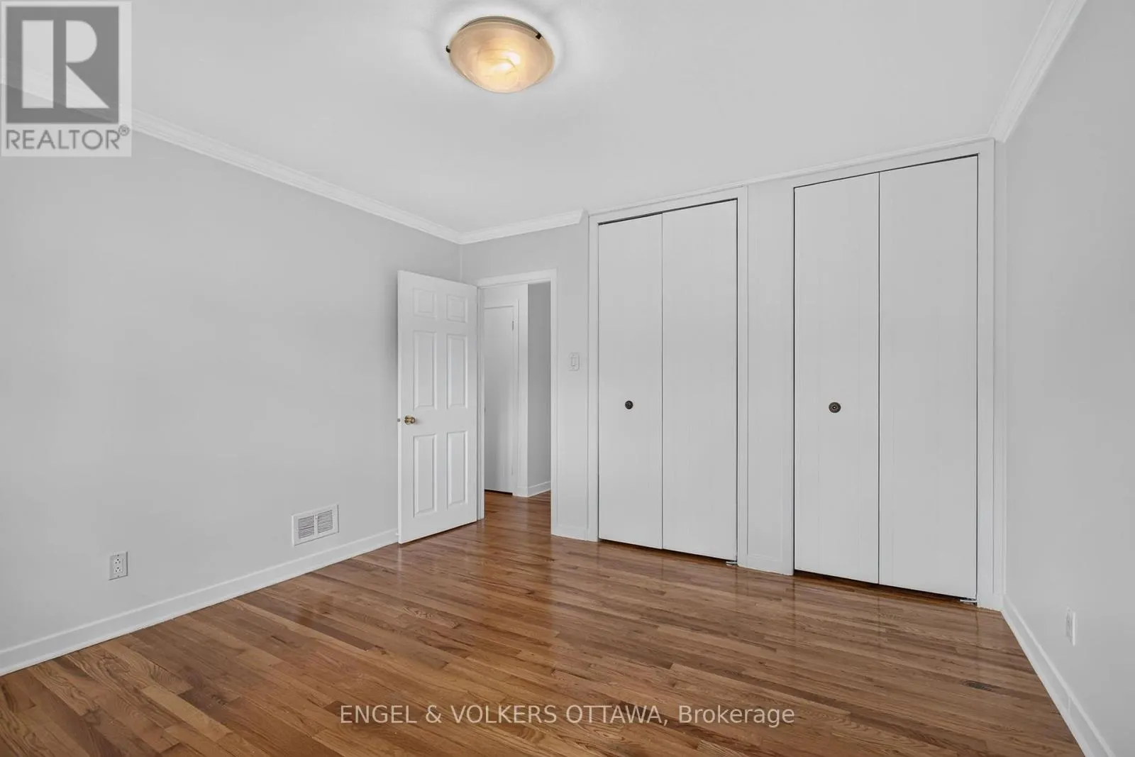 2439 ALTA VISTA DRIVE