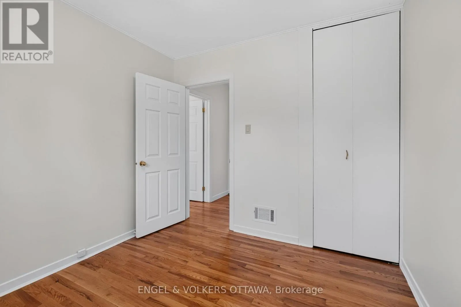 2439 ALTA VISTA DRIVE