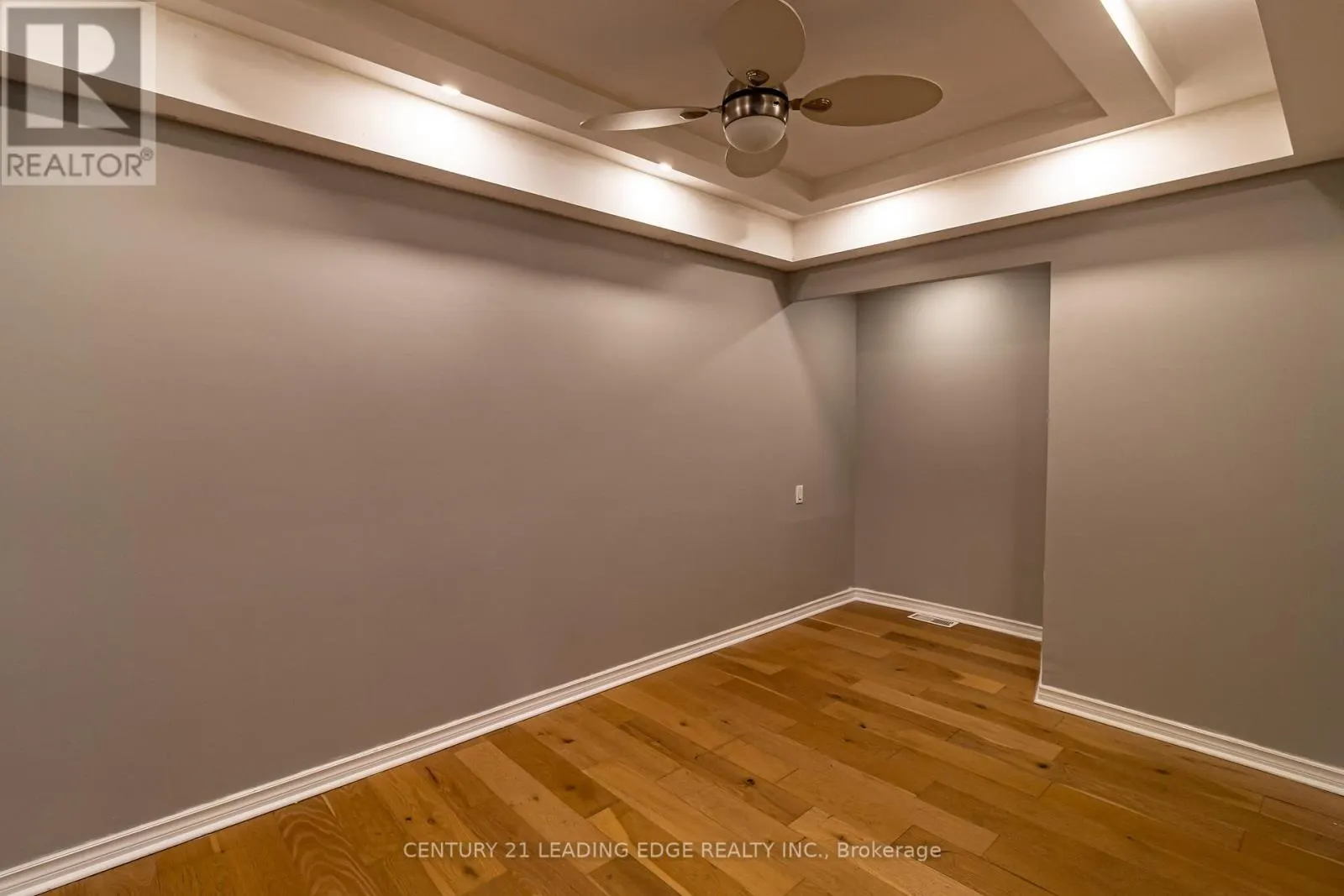223 MAIN STREET W