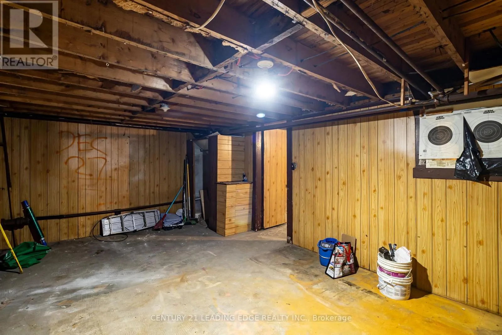 223 MAIN STREET W