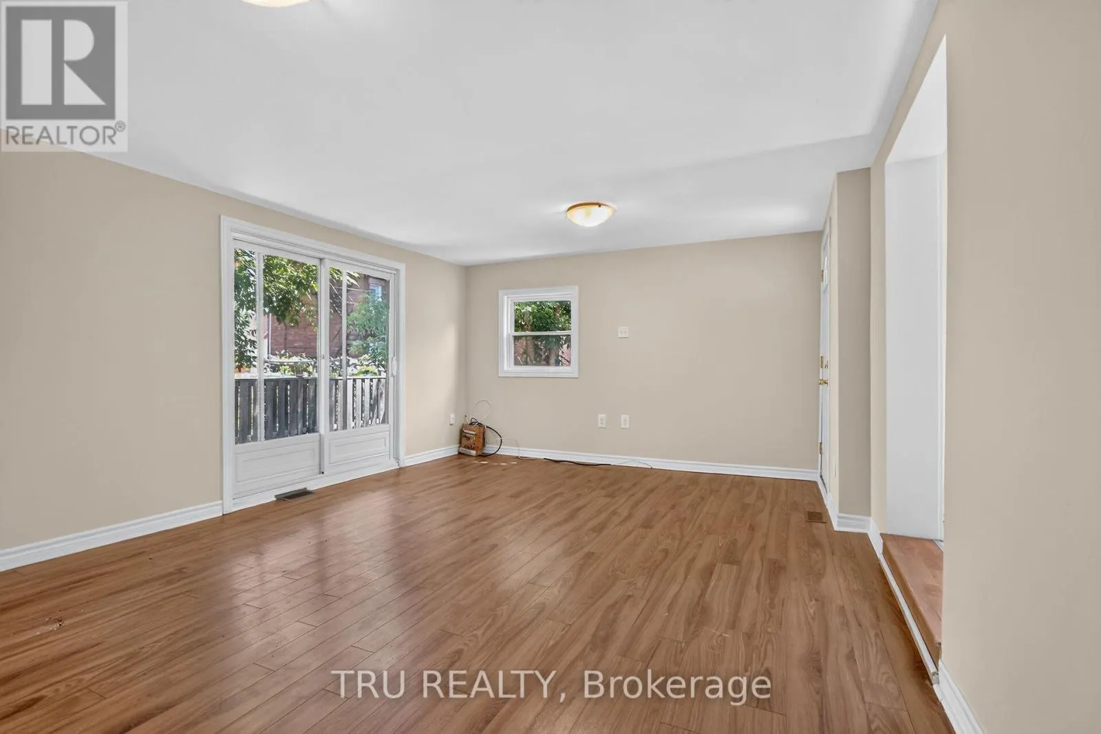 45 BELL STREET N