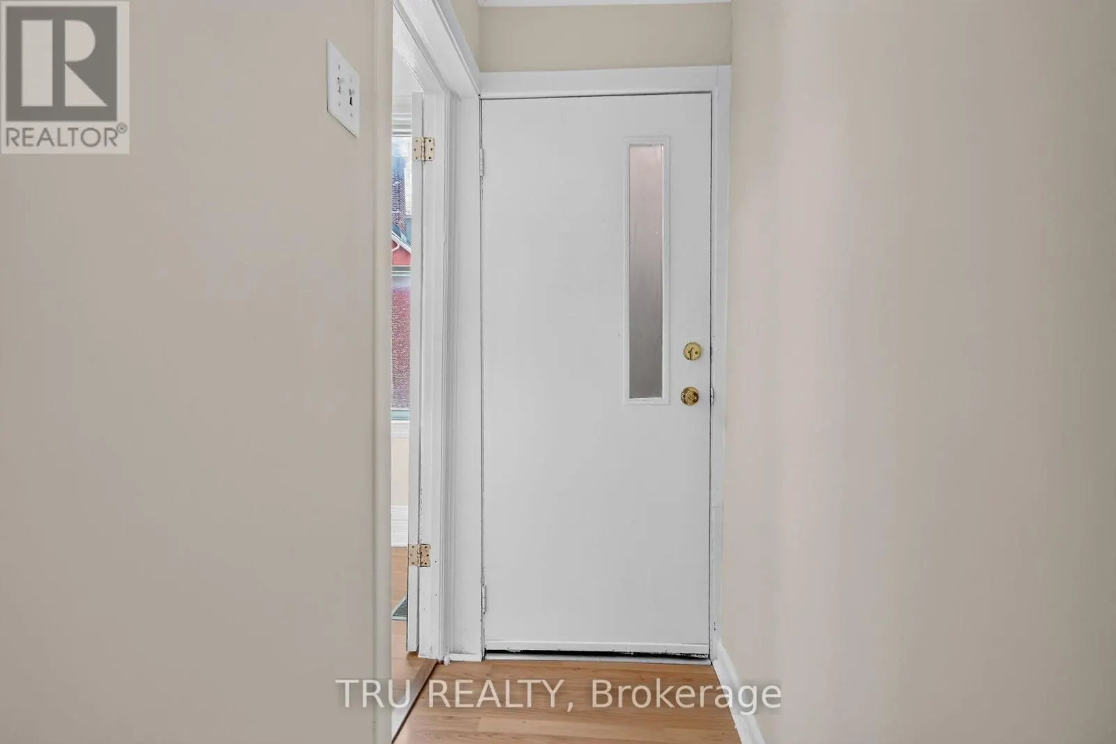 45 BELL STREET N