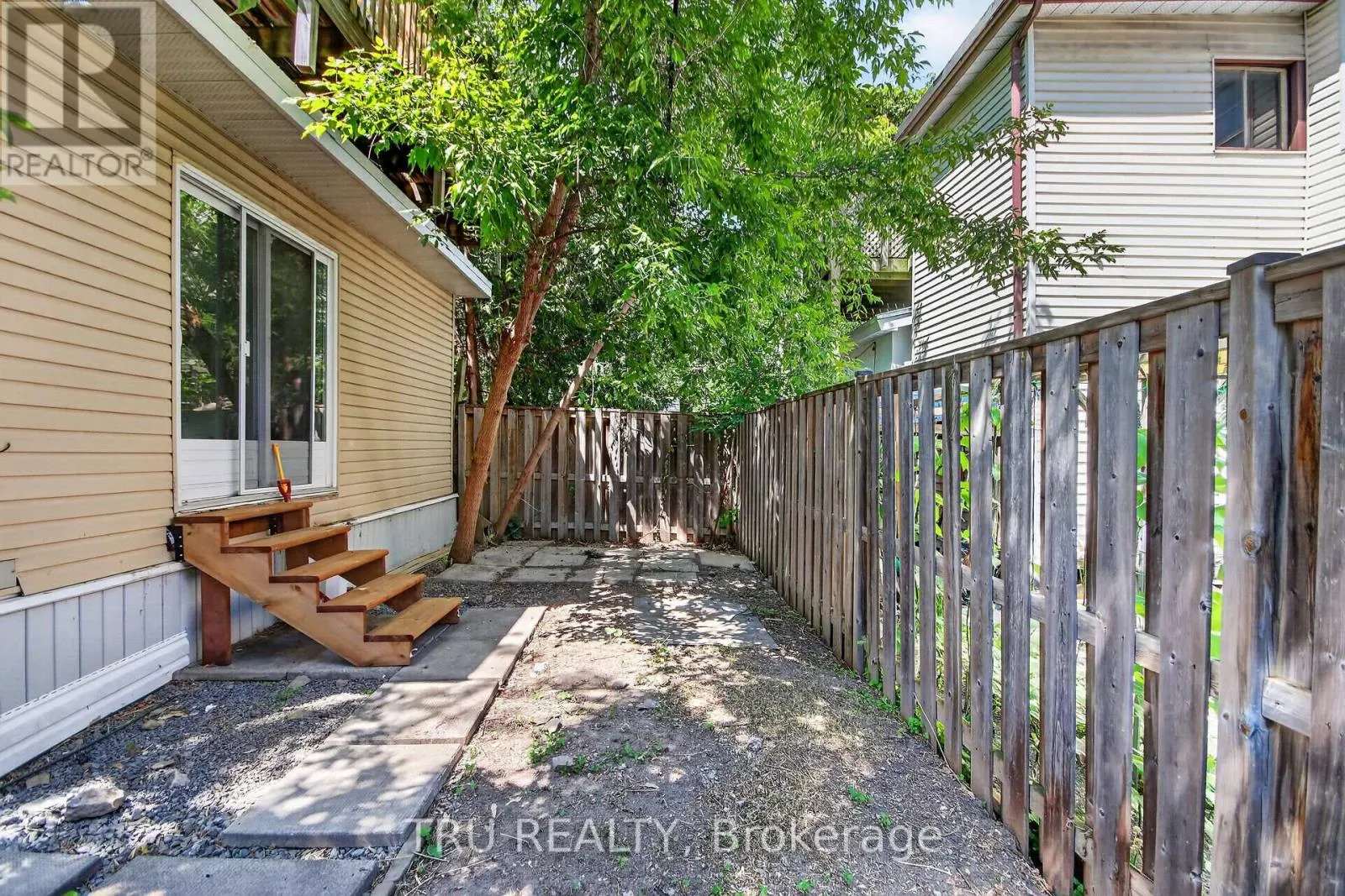 45 BELL STREET N