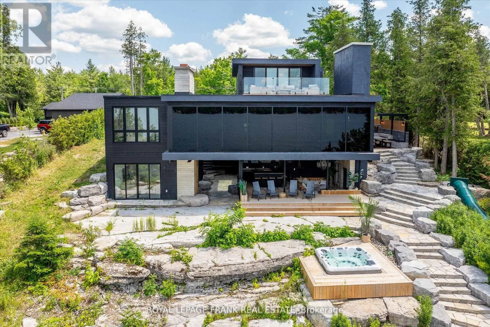 910 BIRCHVIEW ROAD
