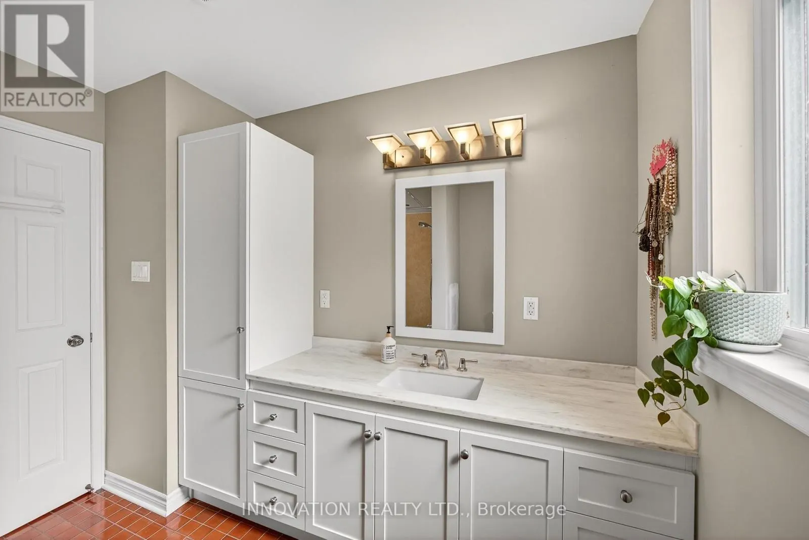 5558 SOUTH ISLAND PARK DRIVE