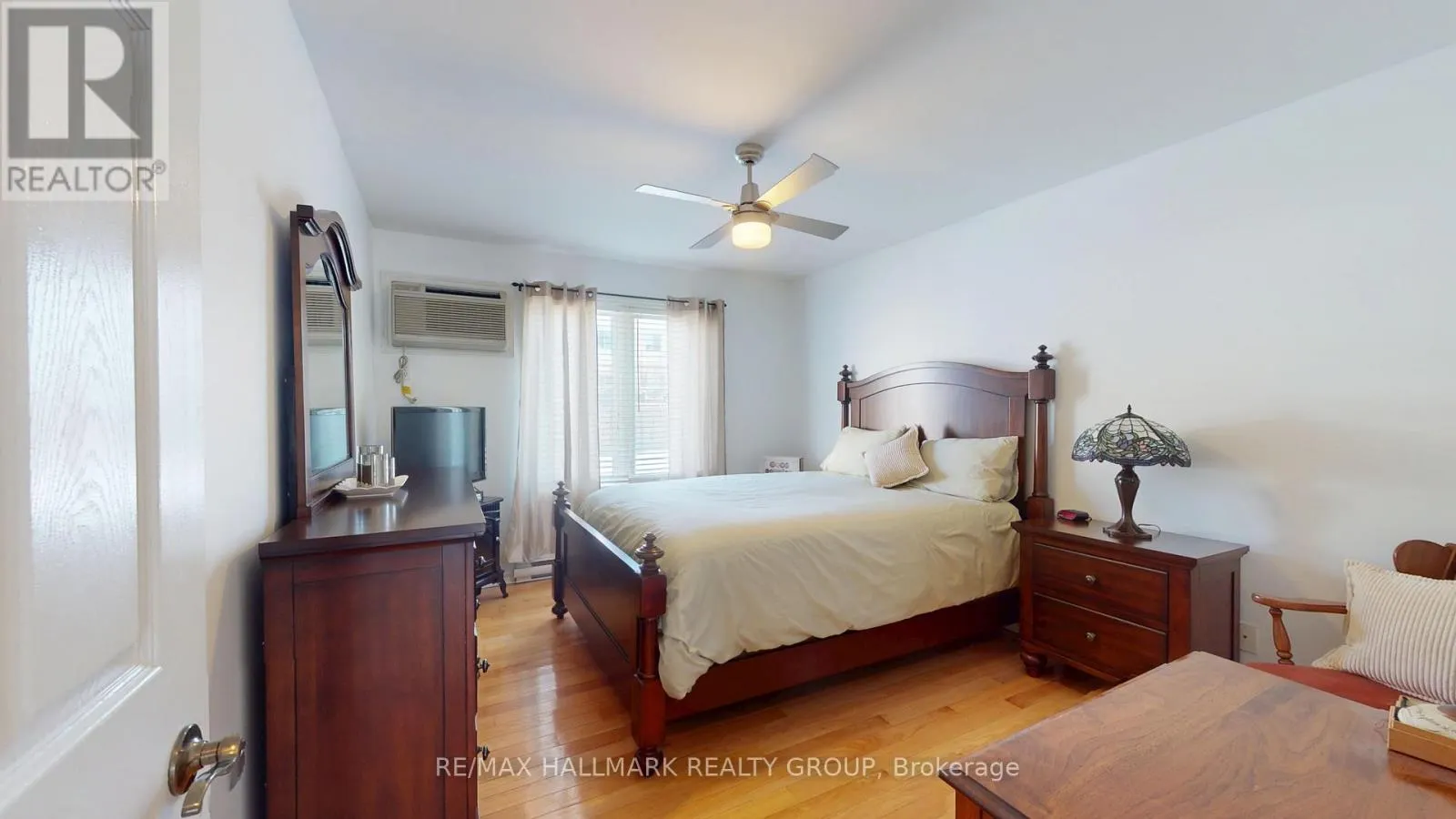 1102 - 237 OAK STREET W