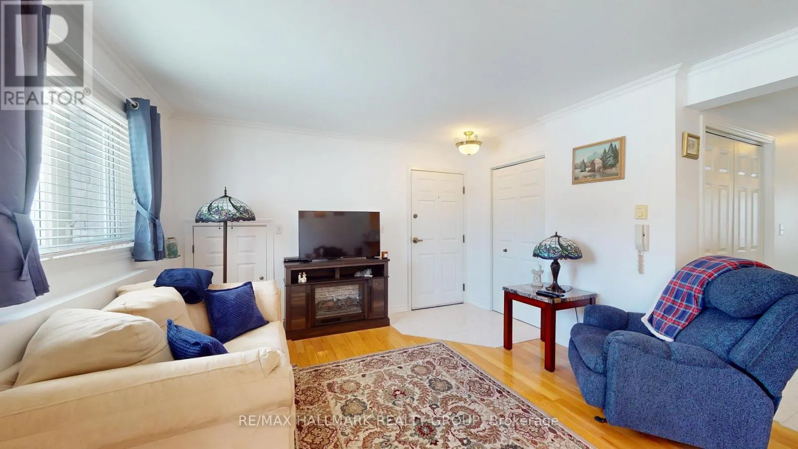 1102 - 237 OAK STREET W