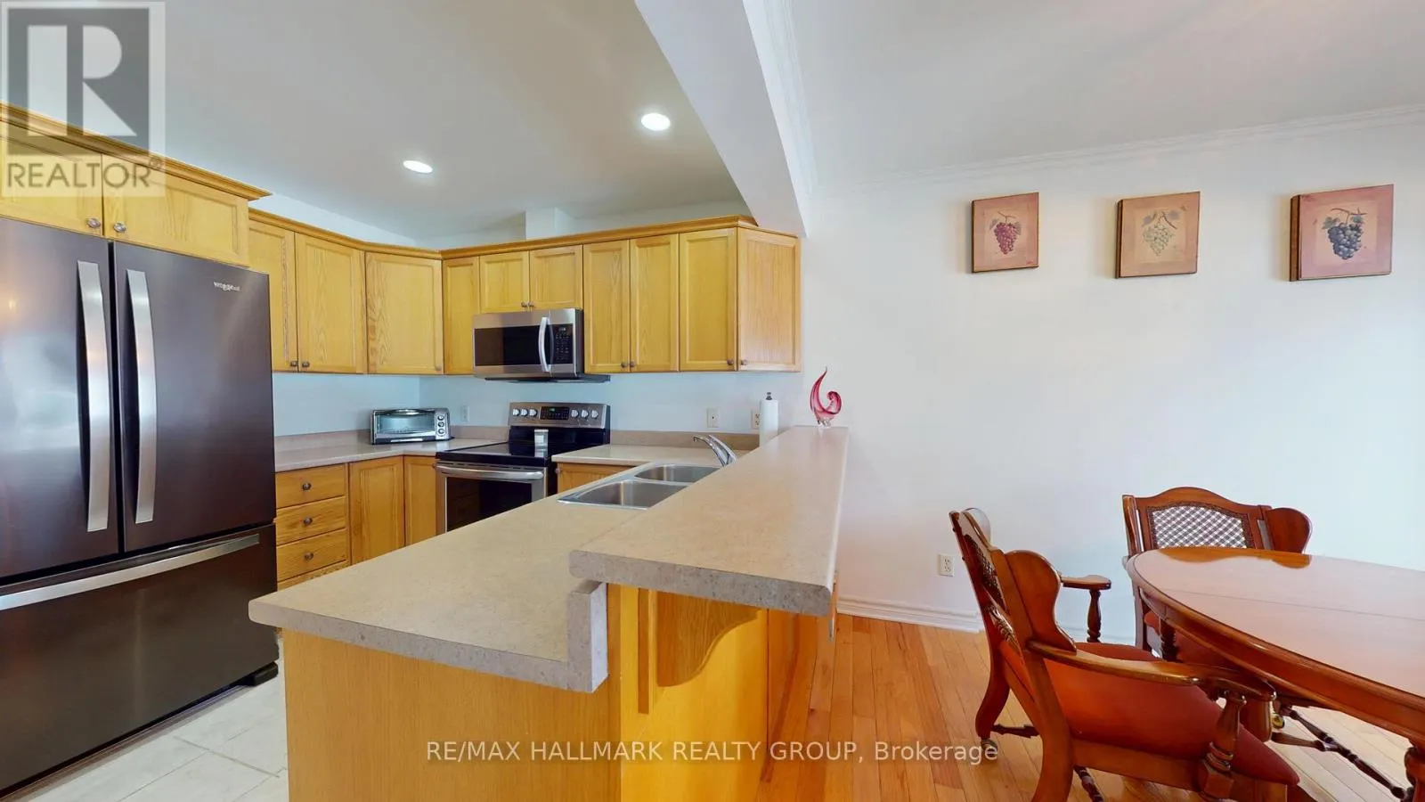 1102 - 237 OAK STREET W