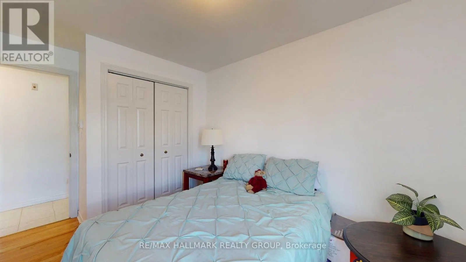 1102 - 237 OAK STREET W