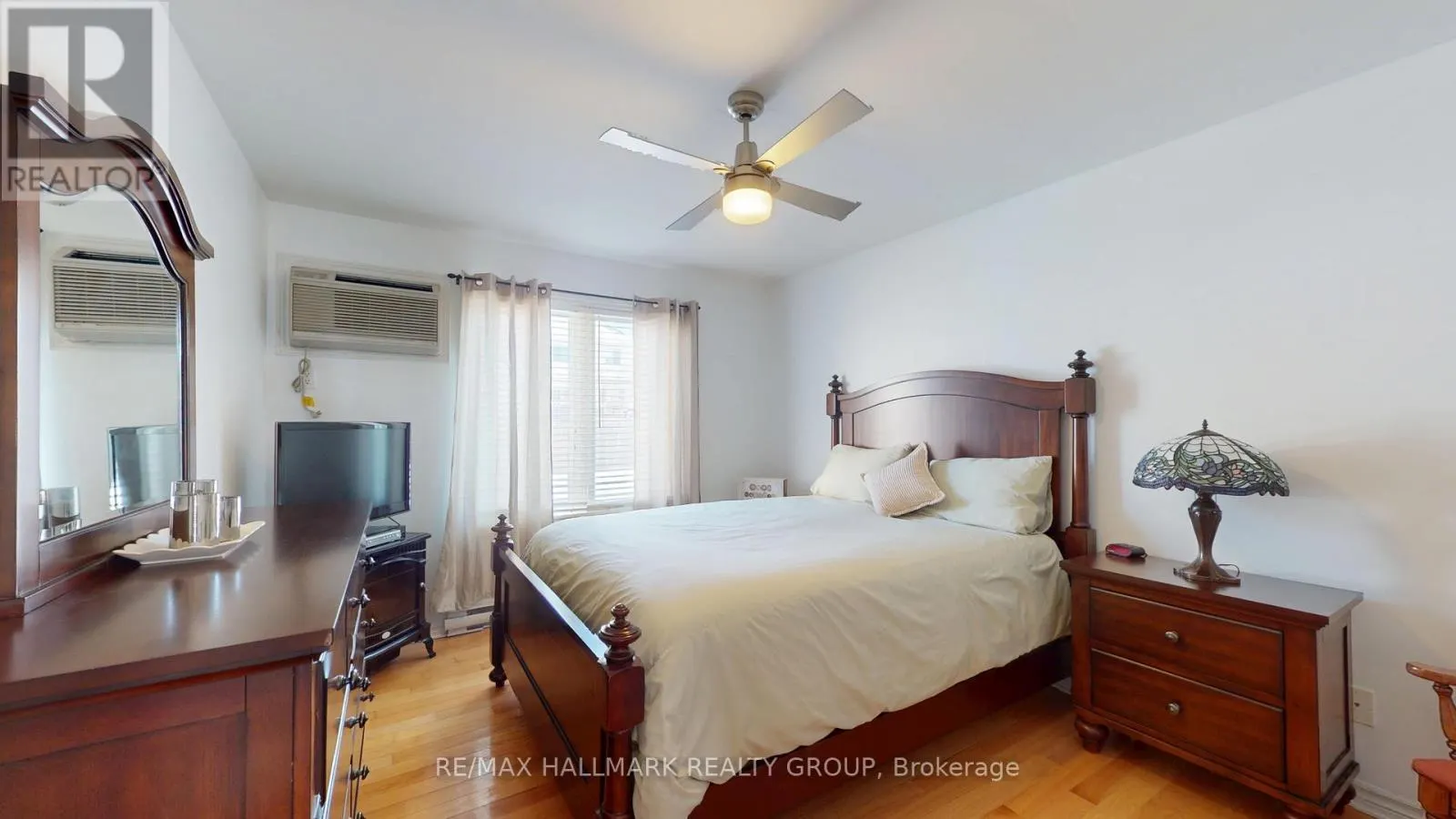 1102 - 237 OAK STREET W