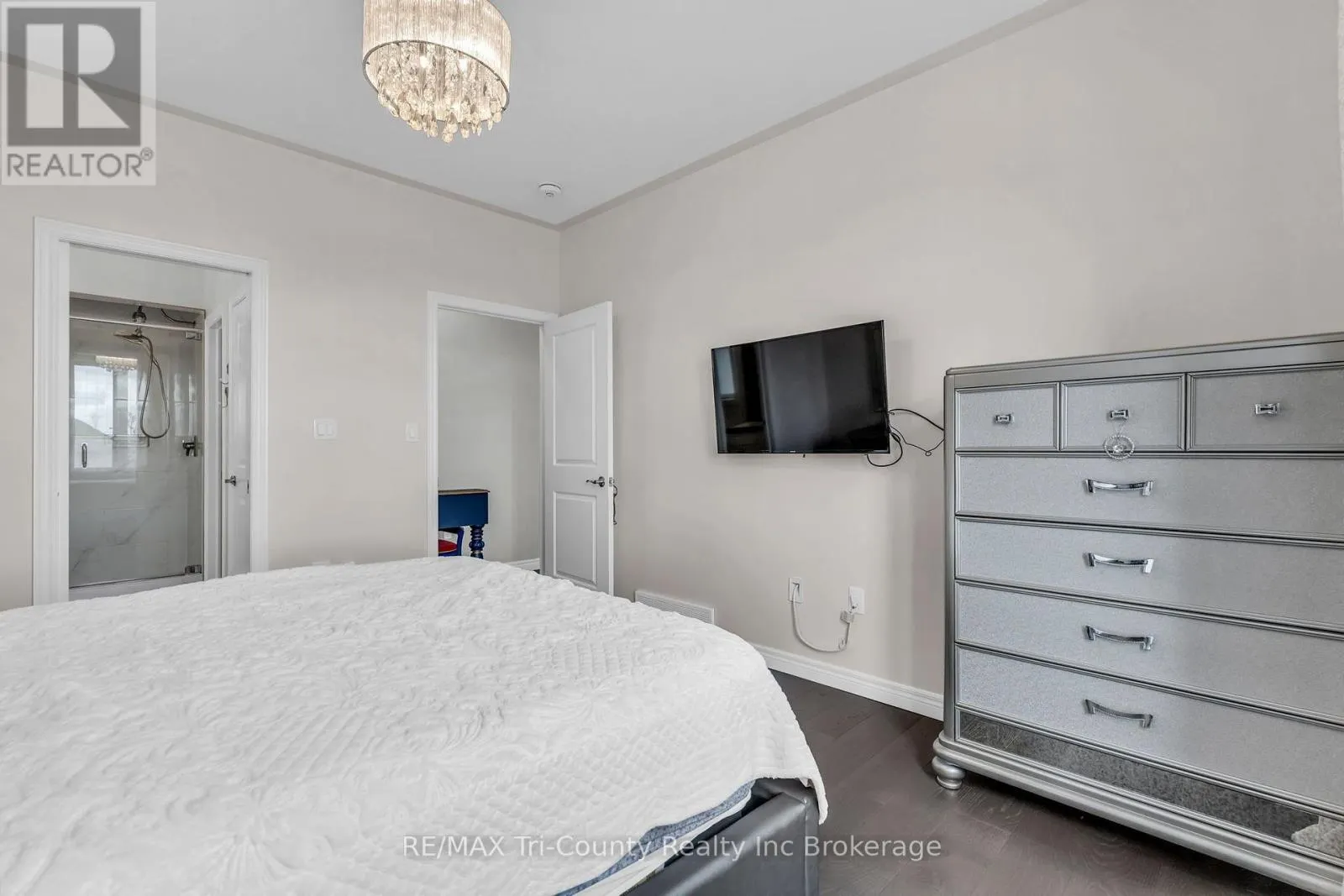 18 CROCUS AVENUE