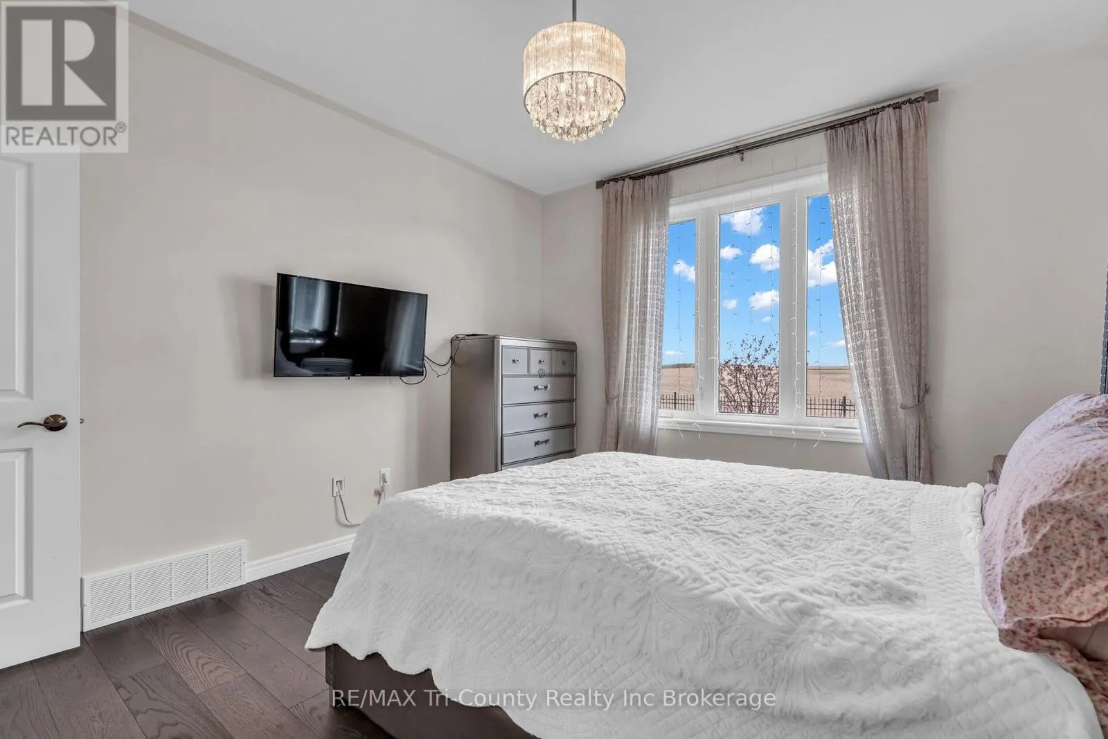 18 CROCUS AVENUE