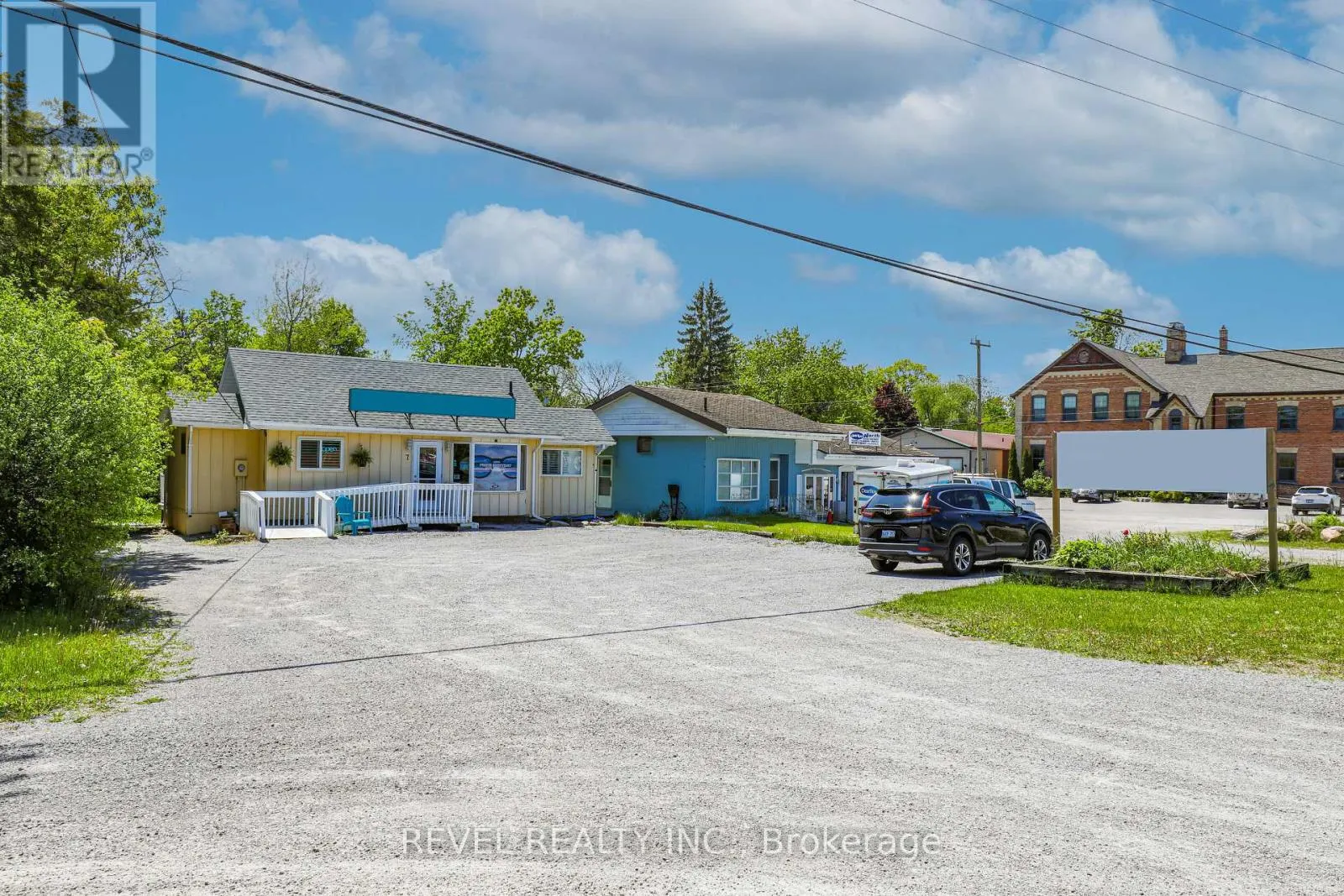7 KINGSWAY DRIVE