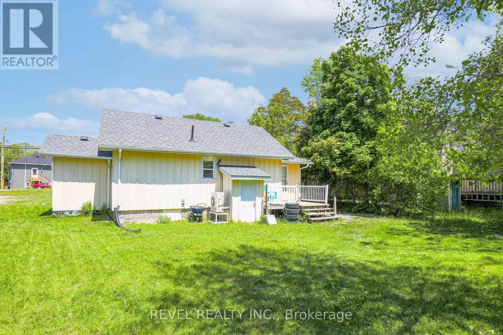 7 KINGSWAY DRIVE