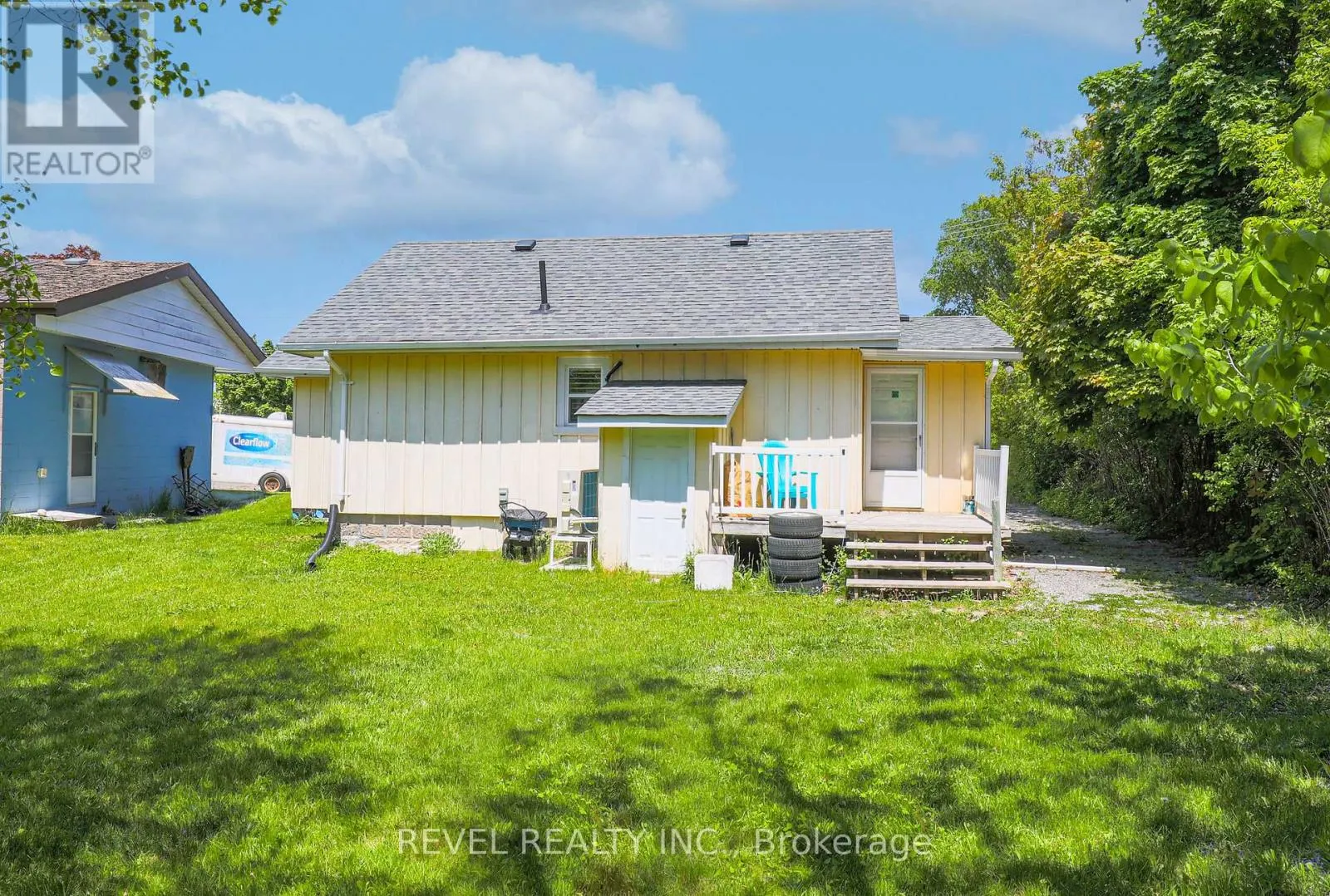 7 KINGSWAY DRIVE