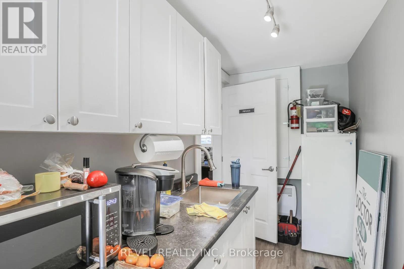 7 KINGSWAY DRIVE