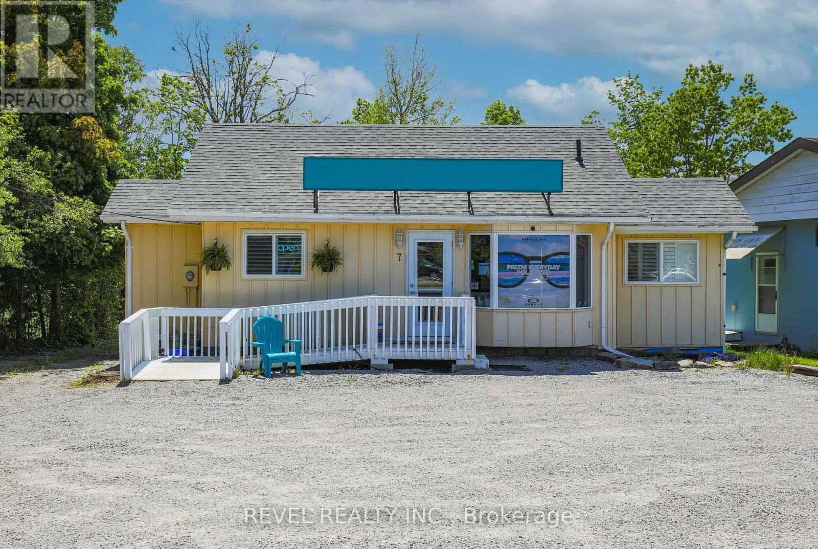 7 KINGSWAY DRIVE