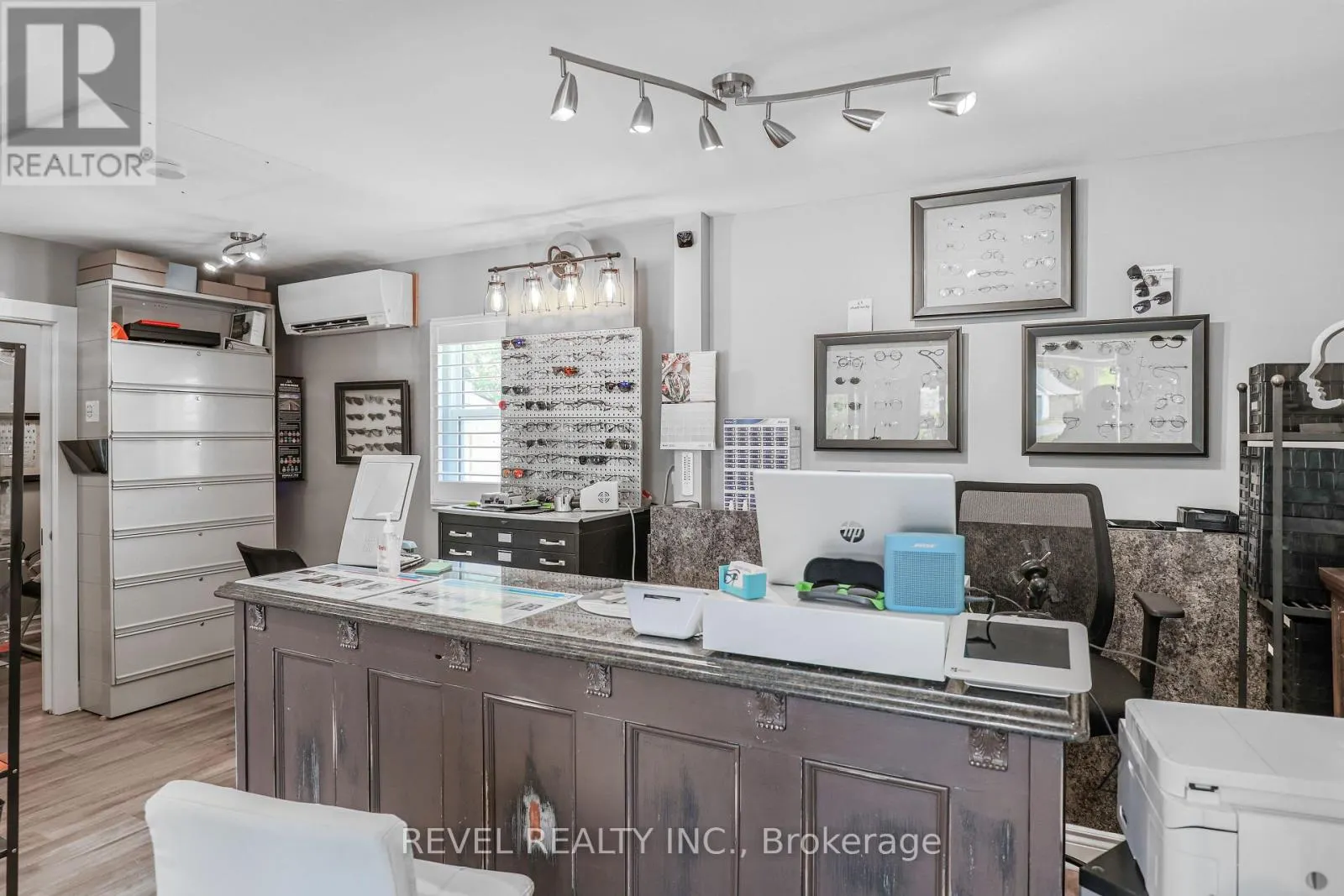 7 KINGSWAY DRIVE