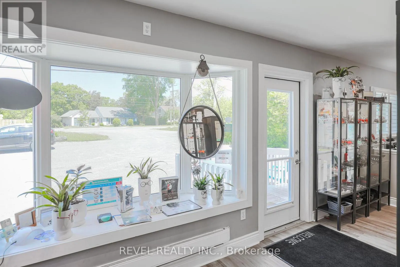 7 KINGSWAY DRIVE