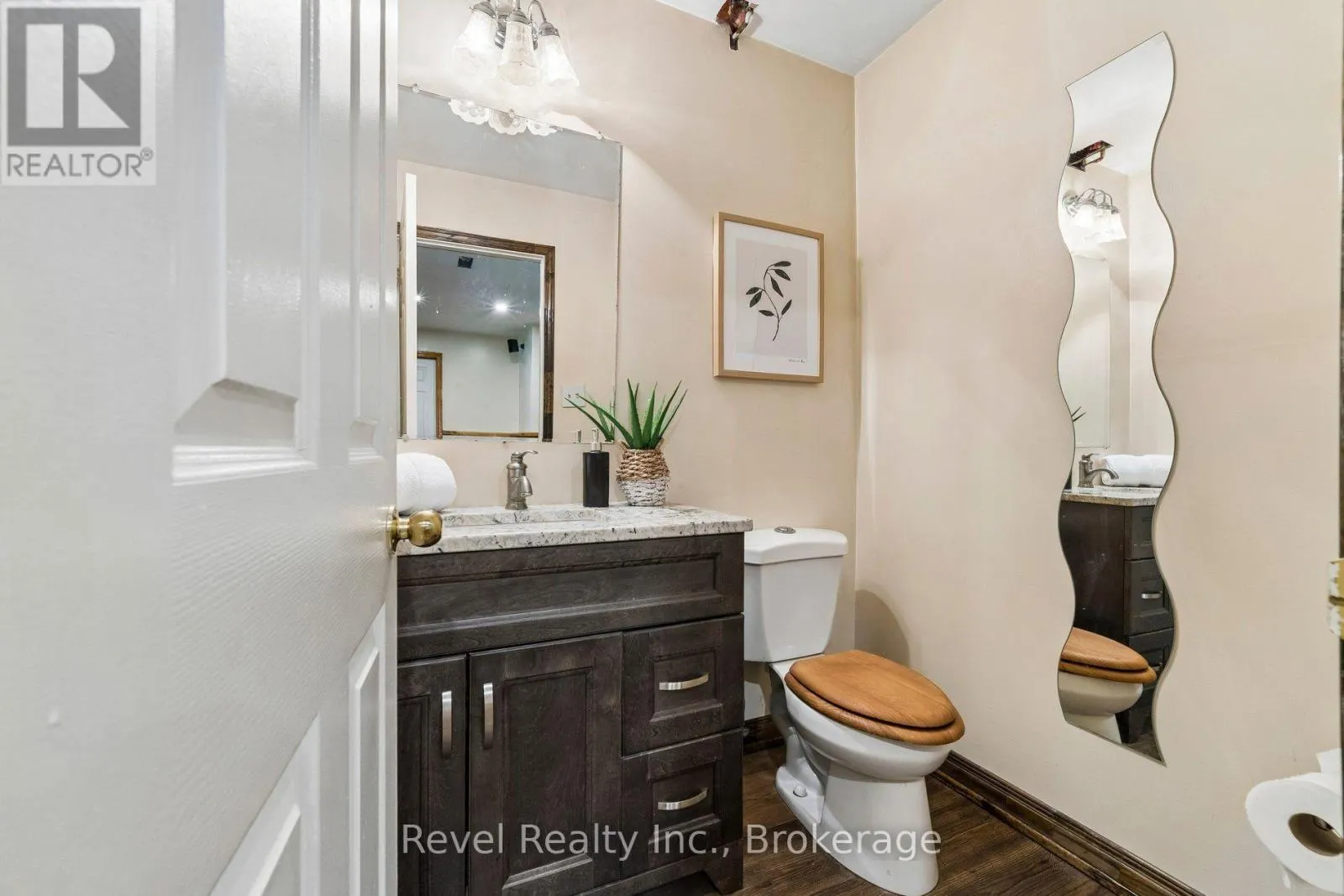 18 BESSIE AVENUE S