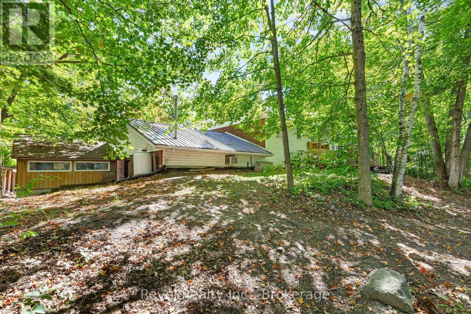 18 BESSIE AVENUE S