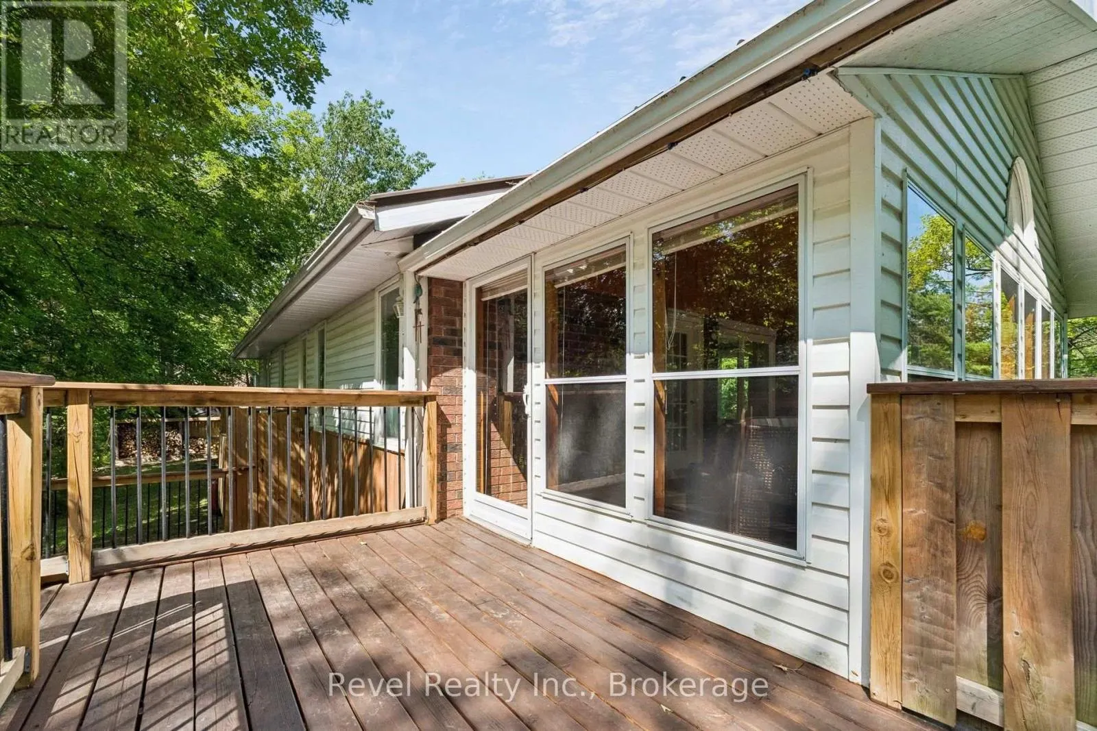 18 BESSIE AVENUE S