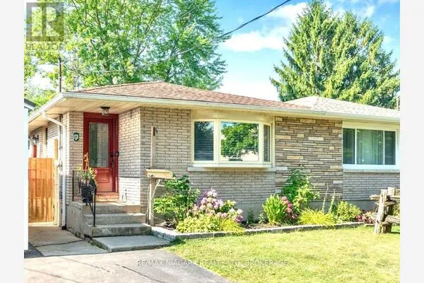 8 LAKEHURST DRIVE