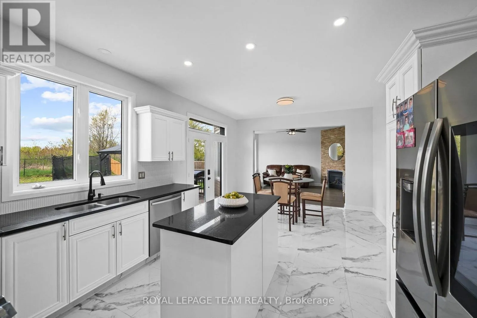 6936 MARY ANNE DRIVE