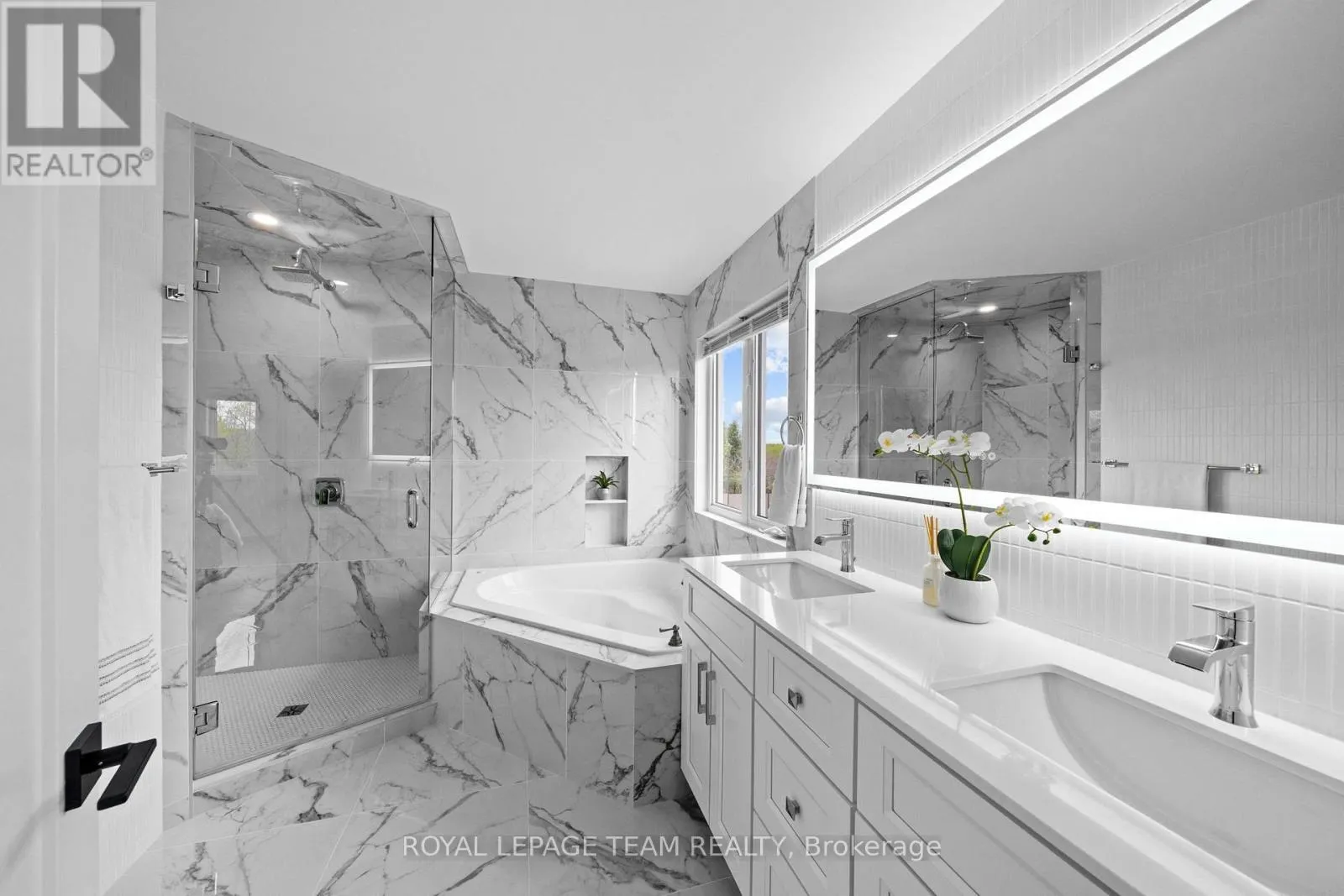 6936 MARY ANNE DRIVE