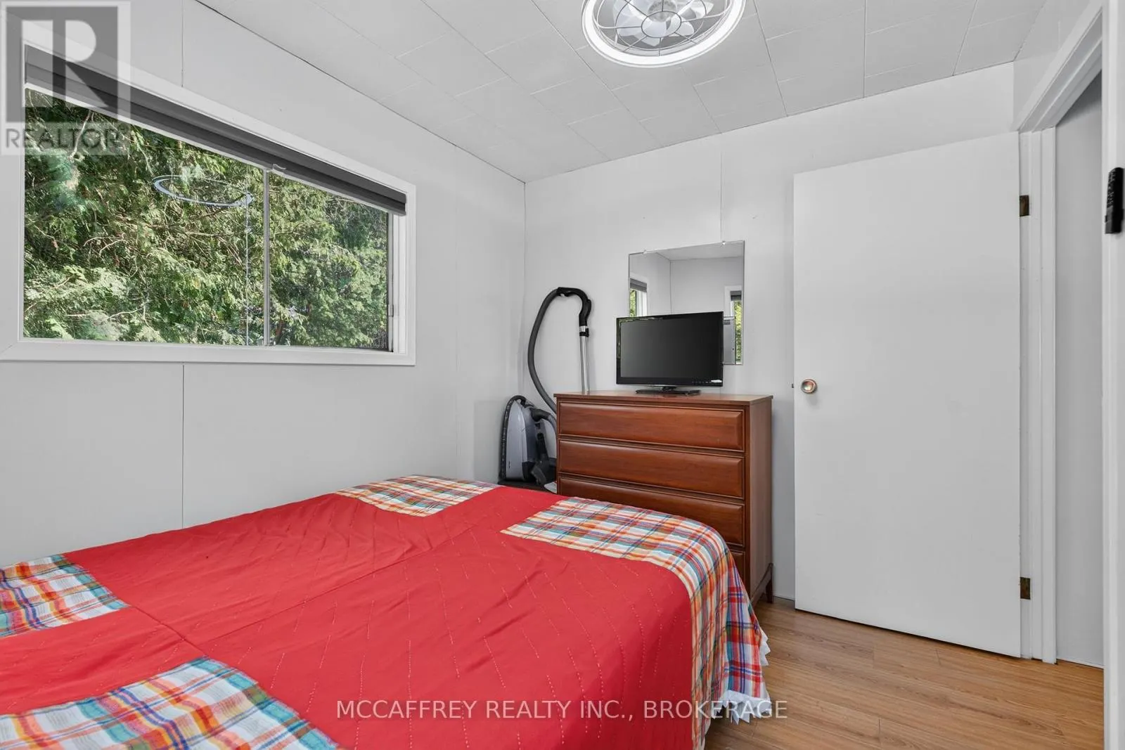 96 ISLANDVIEW LANE