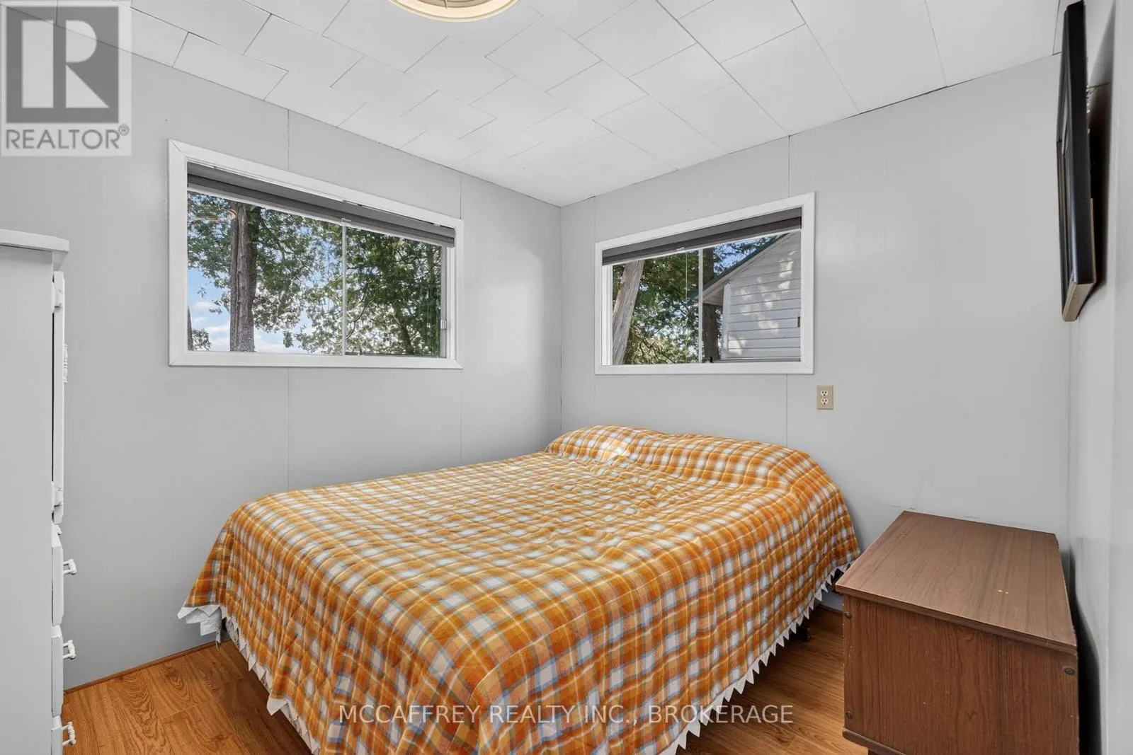 96 ISLANDVIEW LANE