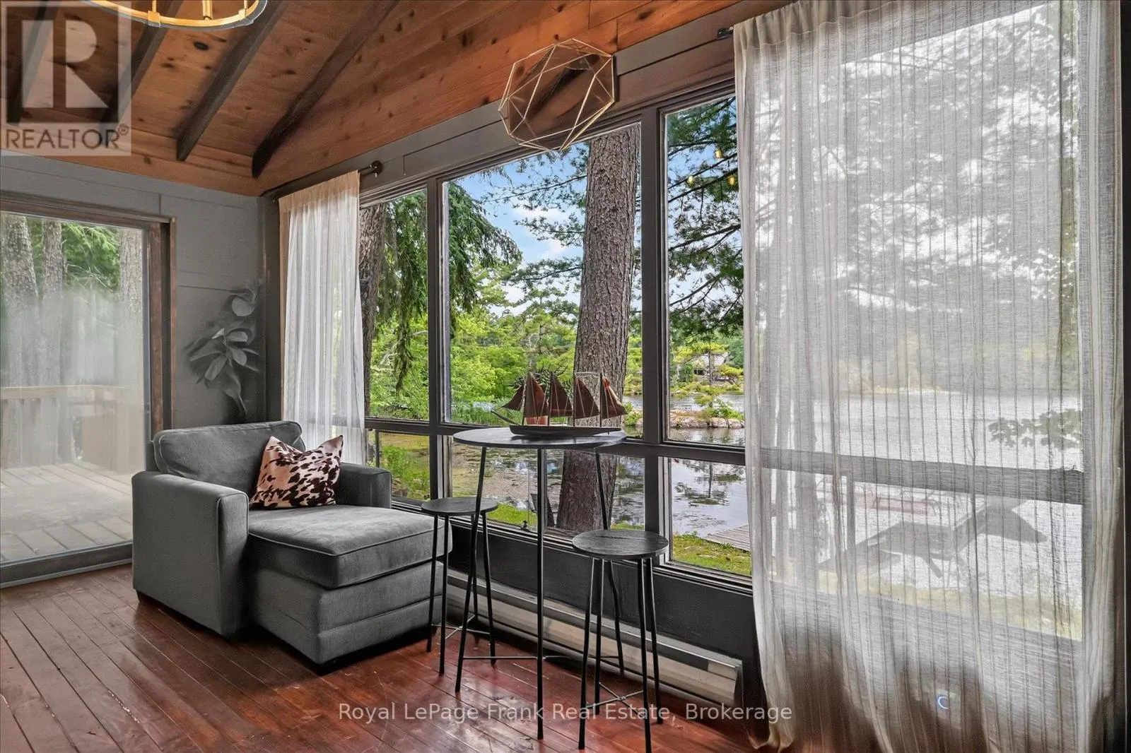 442 ISLAND 7 STONEY LAKE